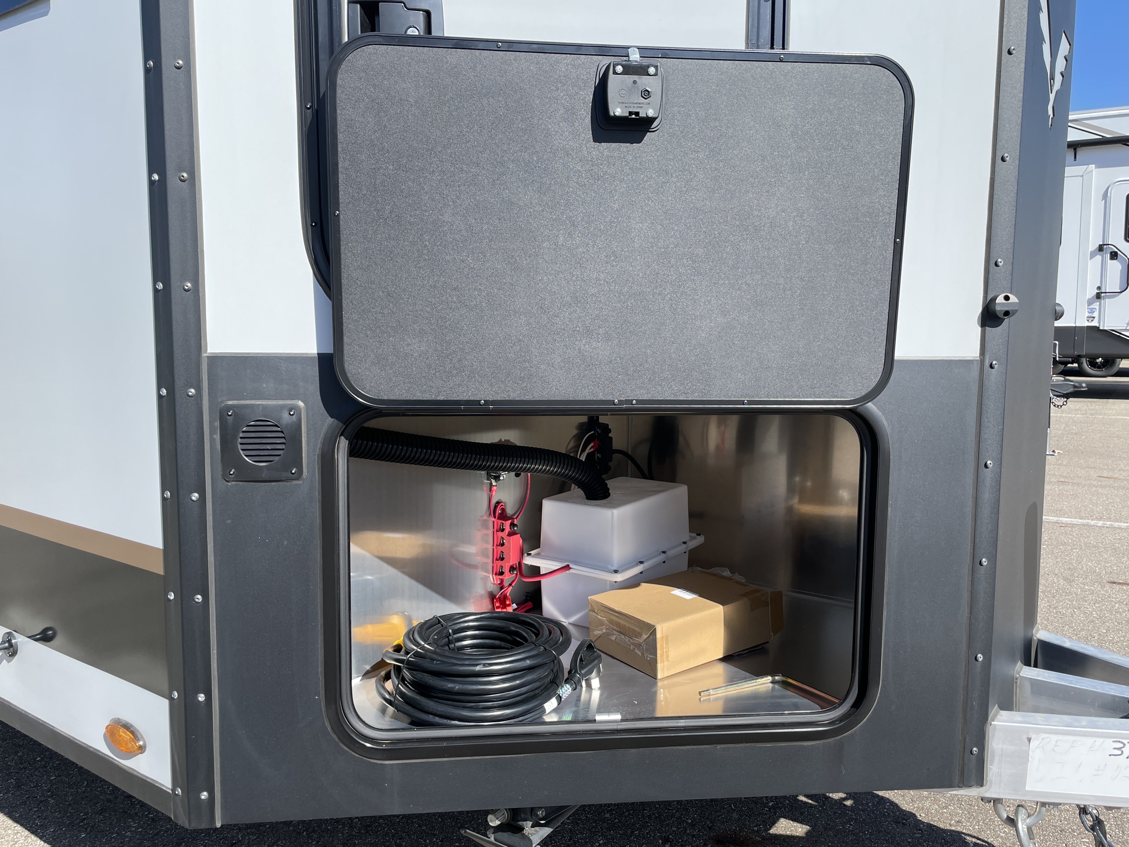 2027 inTech RV Black Wing 724-X, $ 62,410