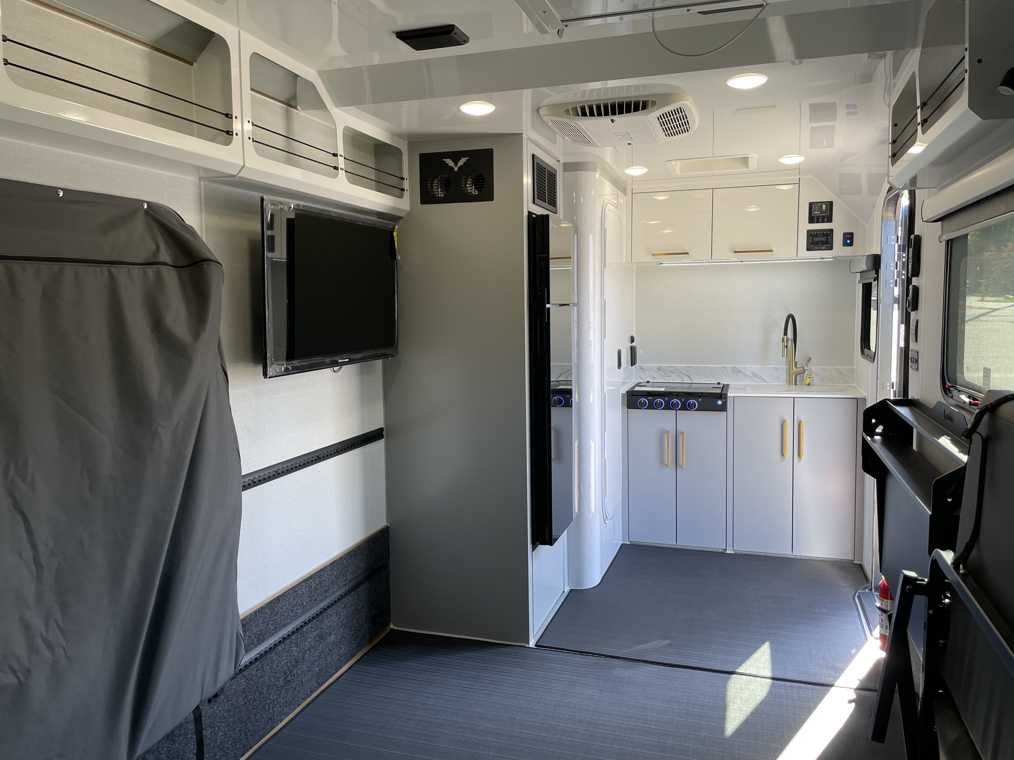 2027 inTech RV Black Wing 724-X, $ 62,410