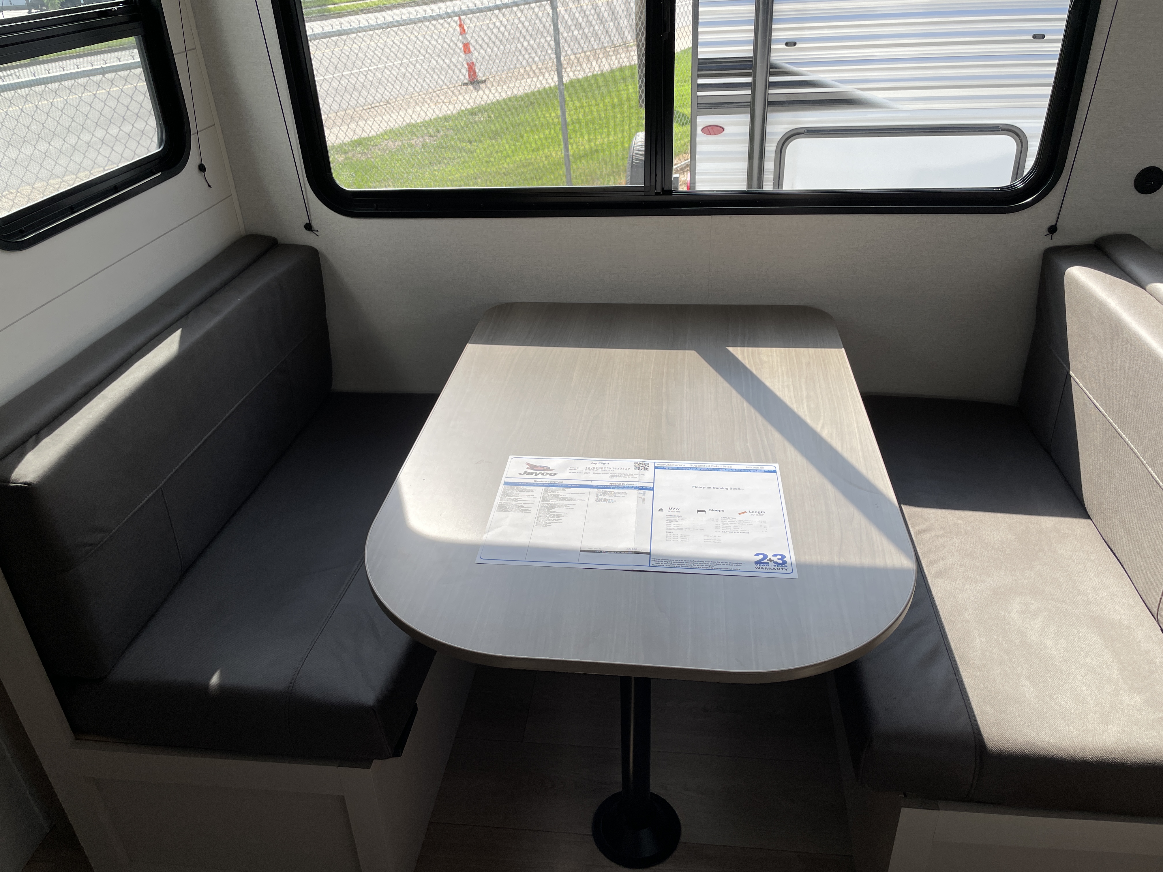 2027 Jayco Jay Flight 261BHS, $ 26,999