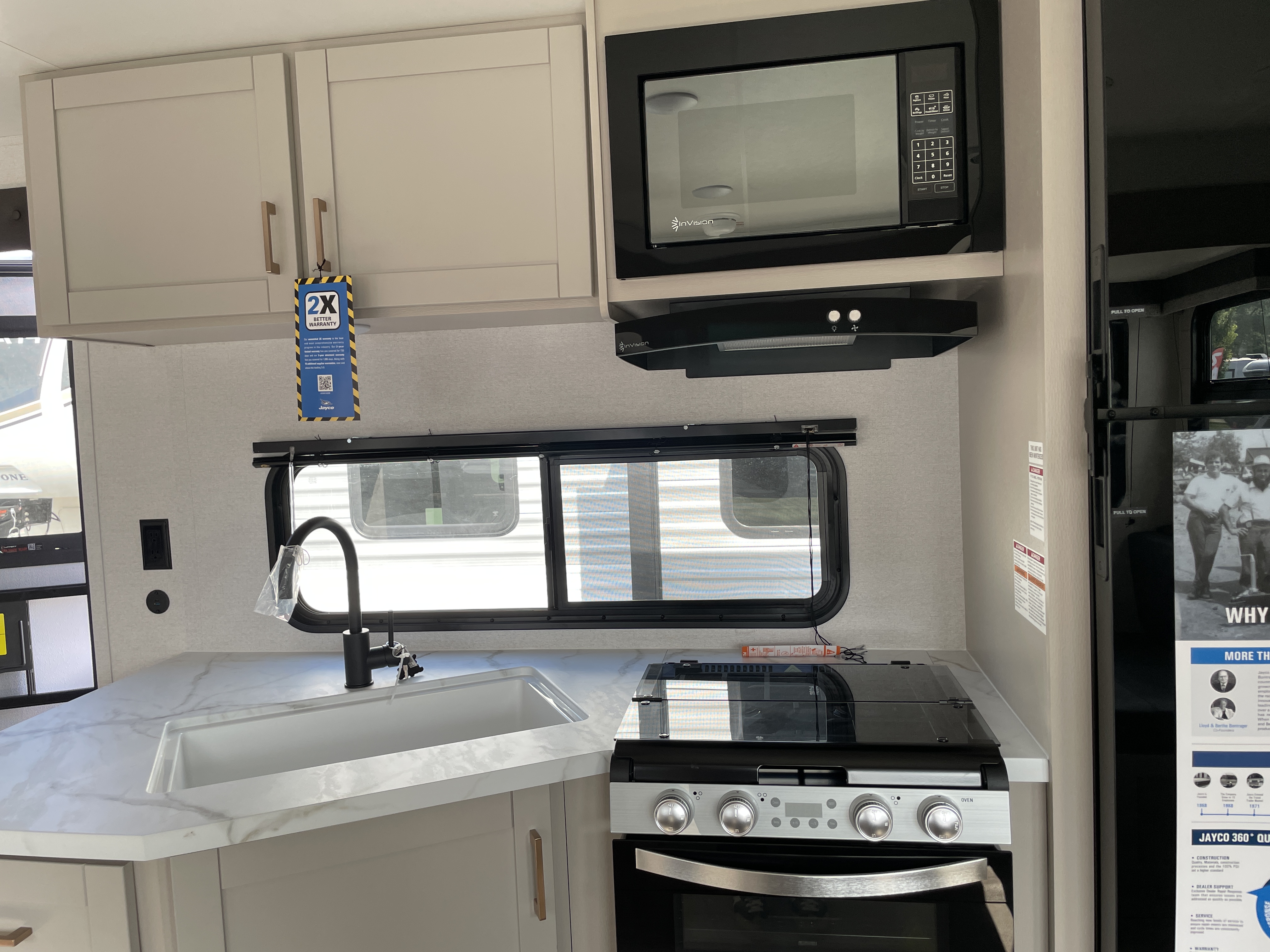 2027 Jayco Jay Flight 261BHS, $ 26,999