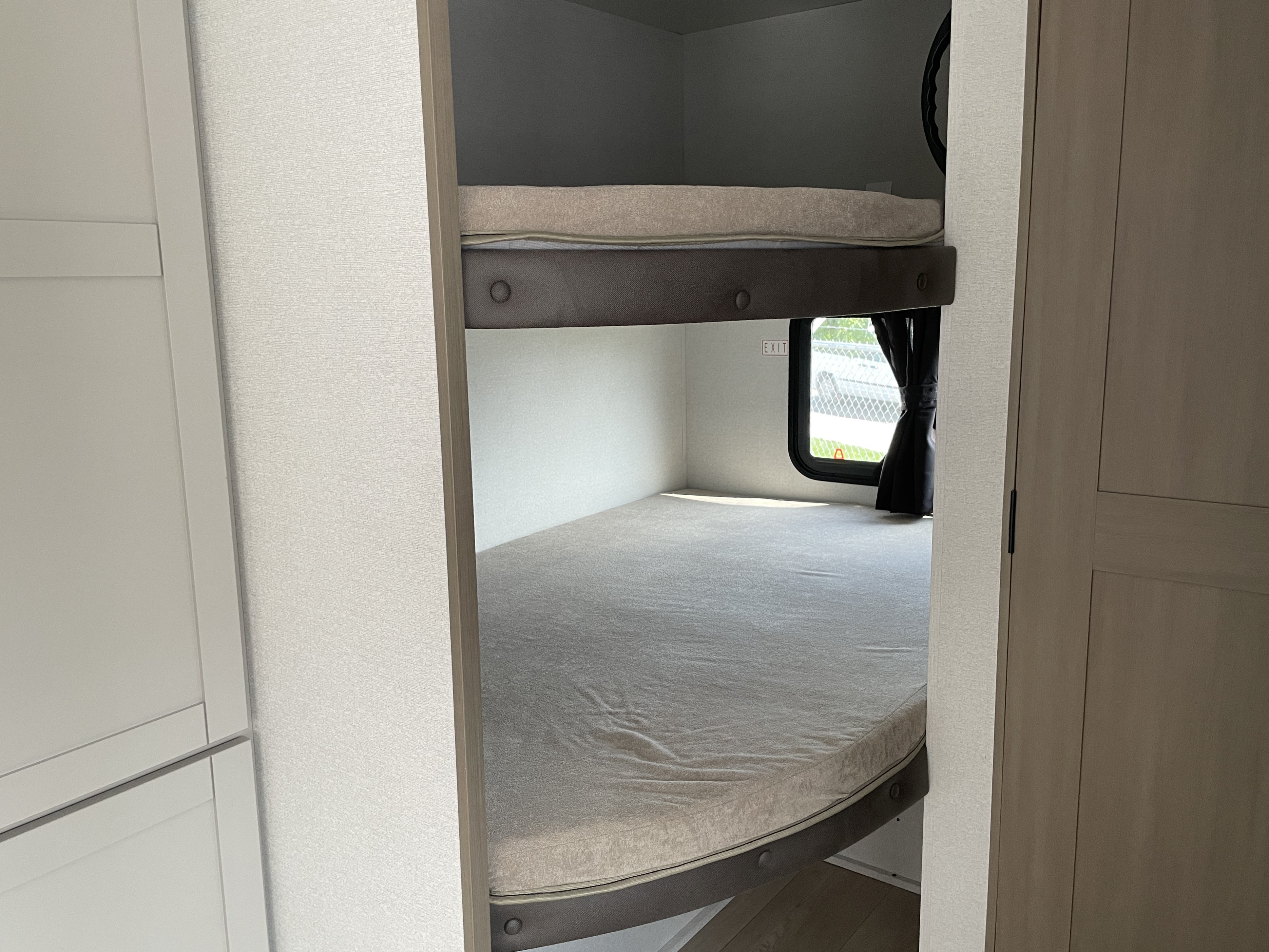 2027 Jayco Jay Flight 261BHS, $ 26,999