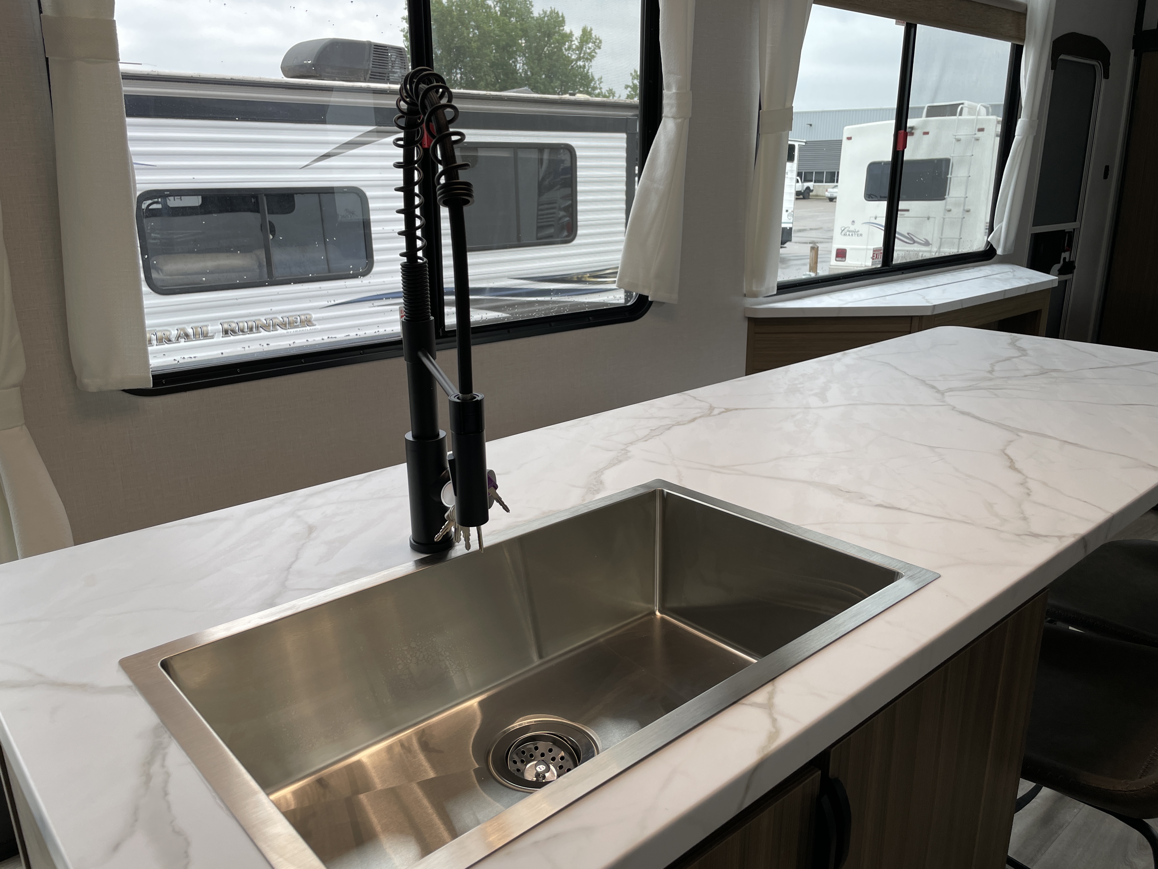 2027 Forest River Salem Grand Villa 42ZEN, $ 74,999