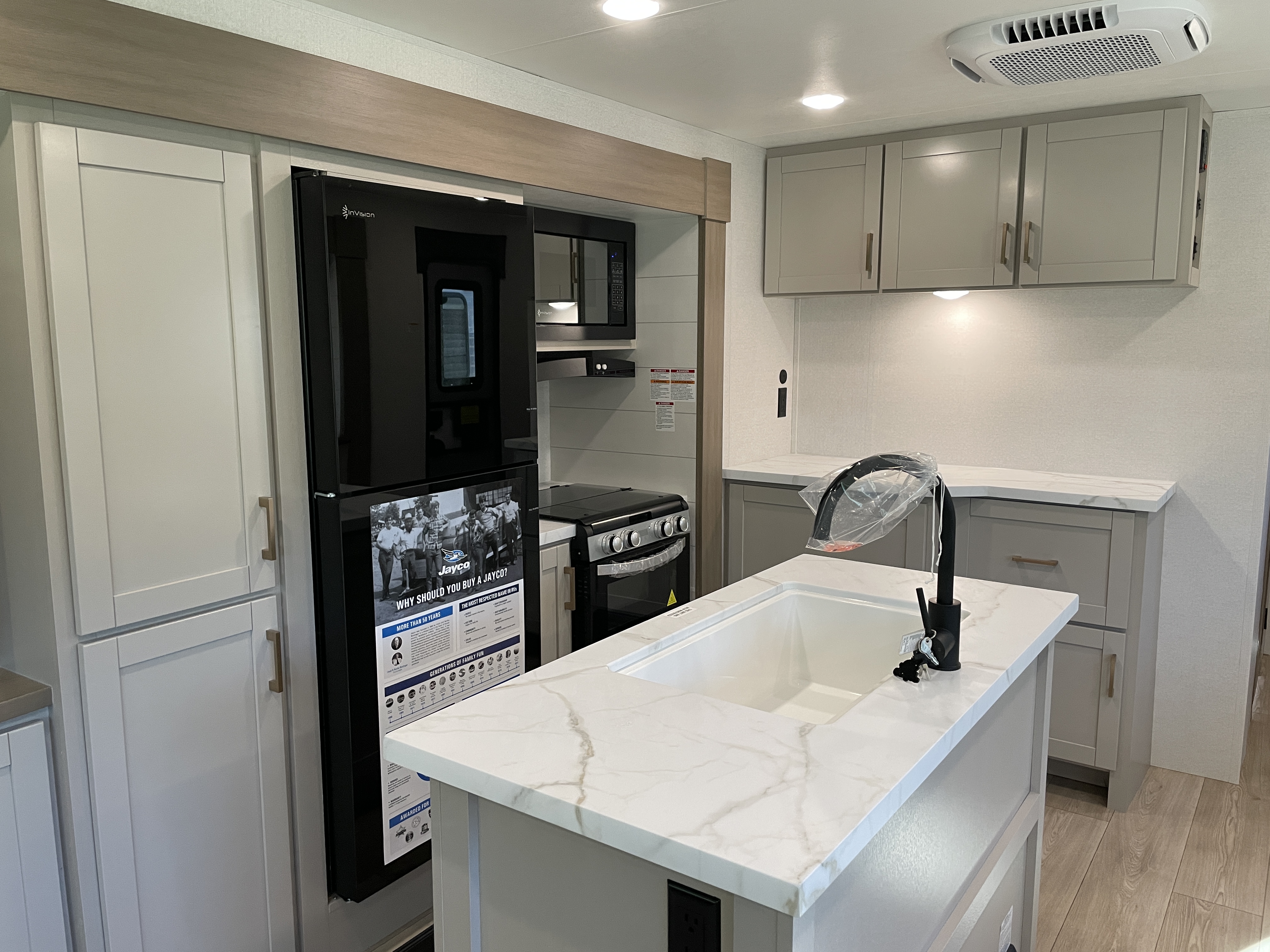 2027 Jayco Jay Flight 334RTS, $ 44,999