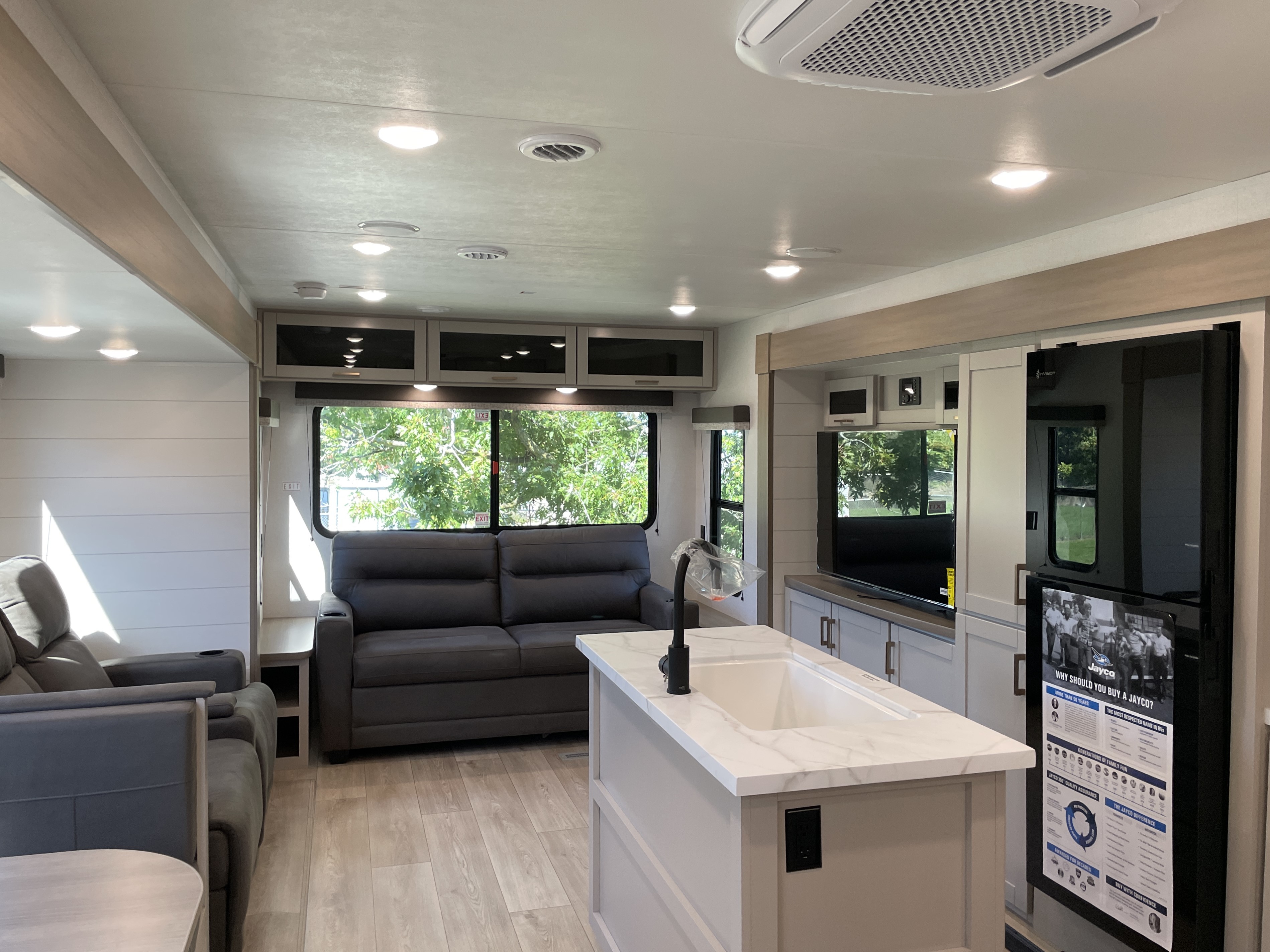 2027 Jayco Jay Flight 334RTS, $ 44,999