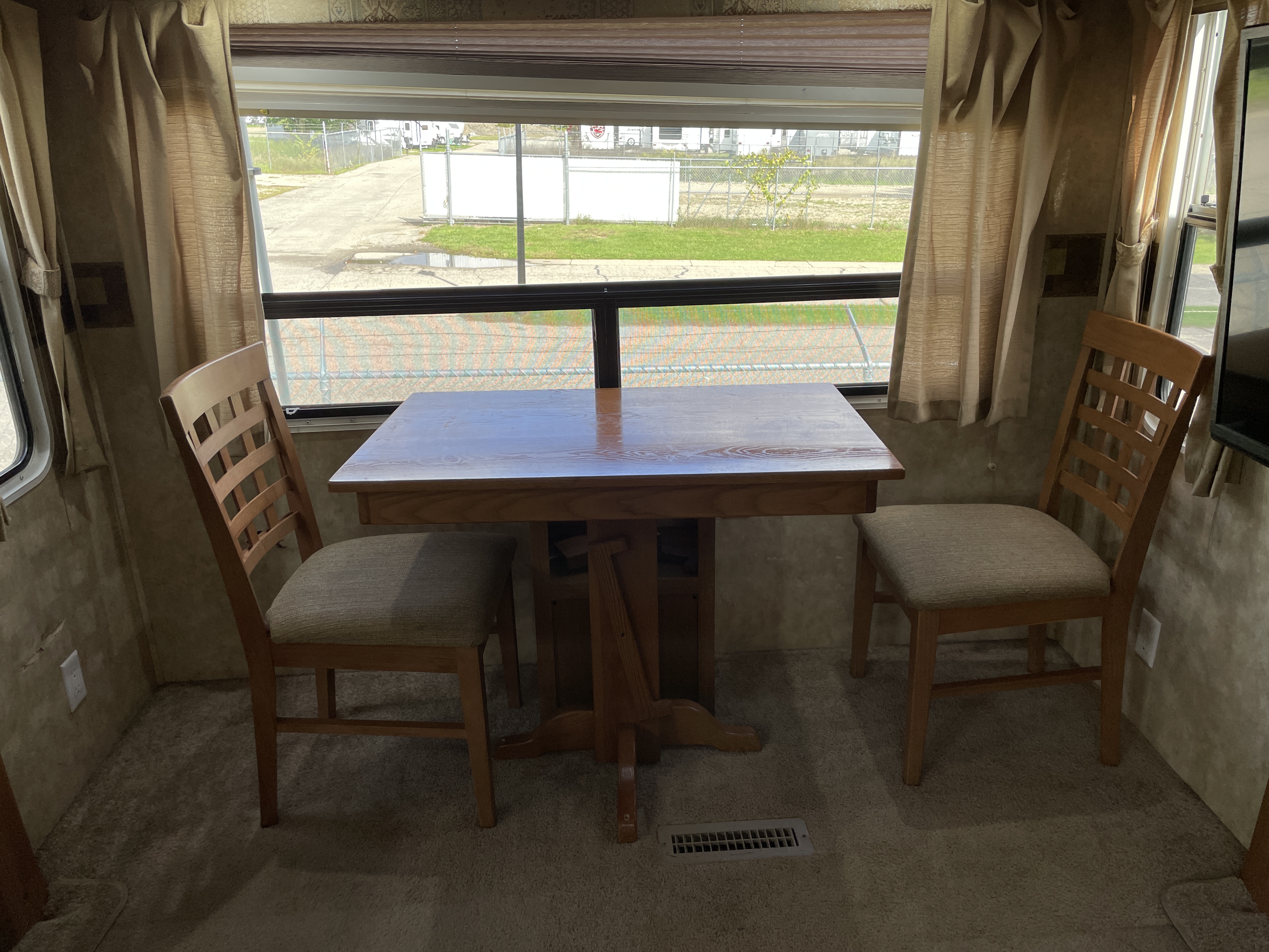 2009 CrossRoads Cruiser CF30SK, $ 10,490