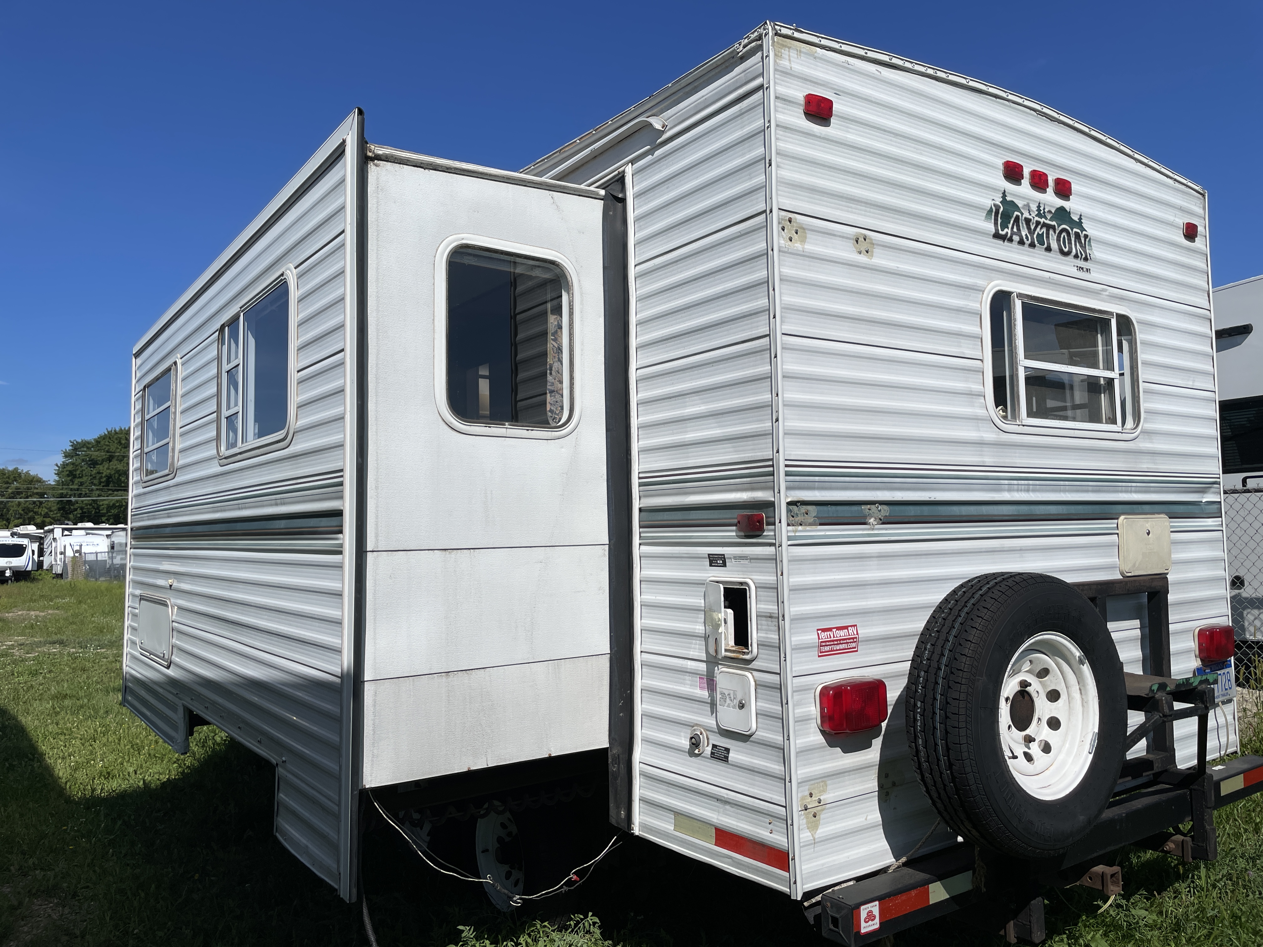 2000 Skyline Layton 2655, $ 2,495