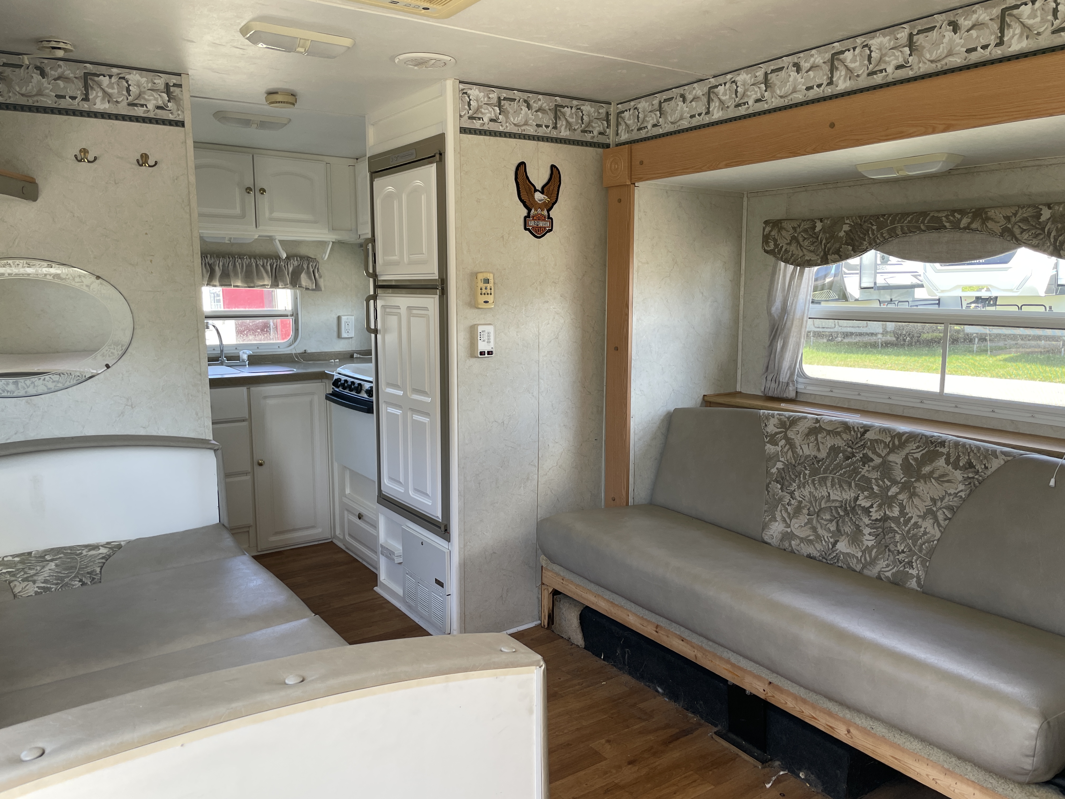 2002 Keystone Outback 23FB, $ 1,995