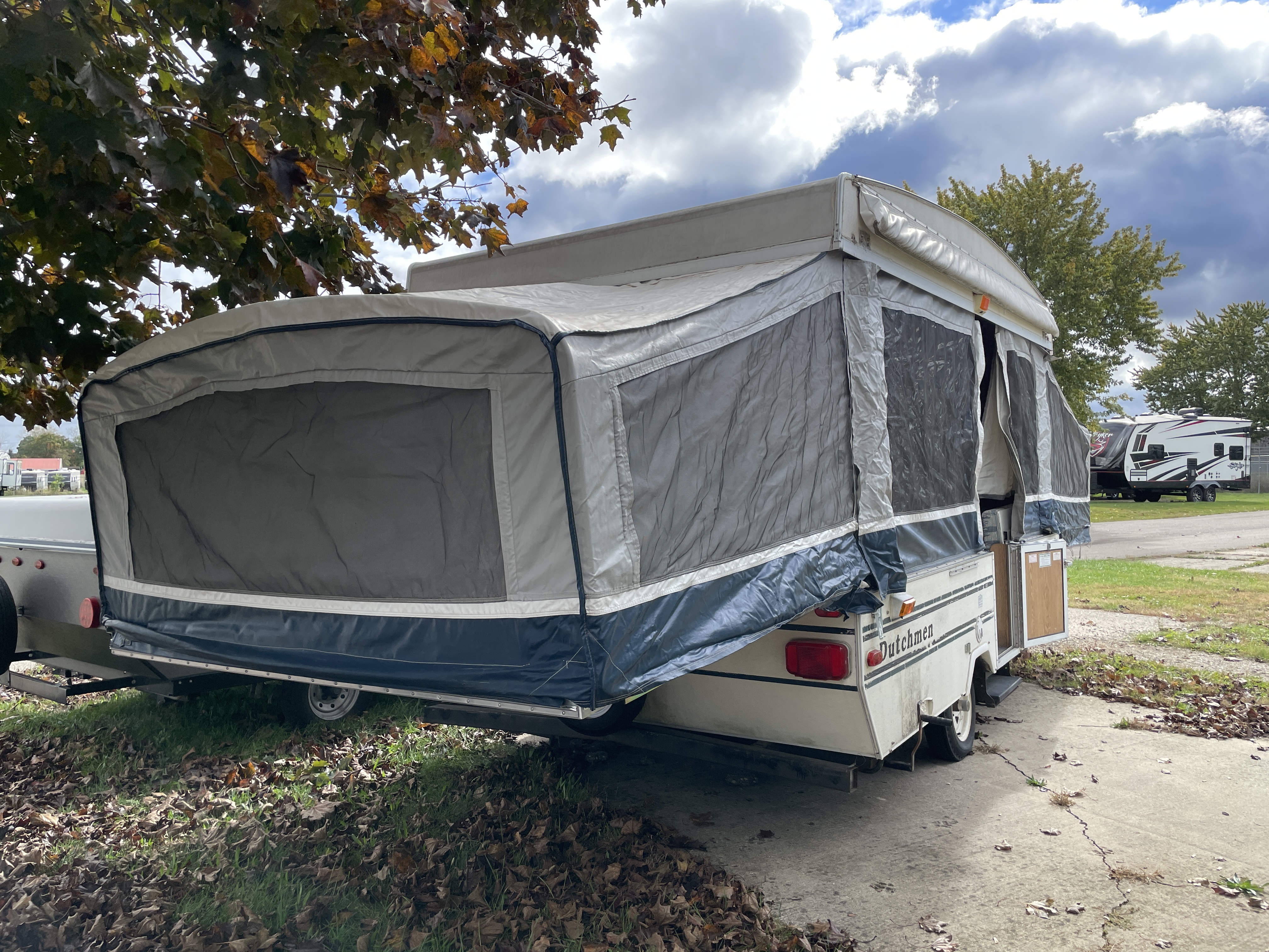 1995 Dutchmen Dutchmen 1203, $ 750
