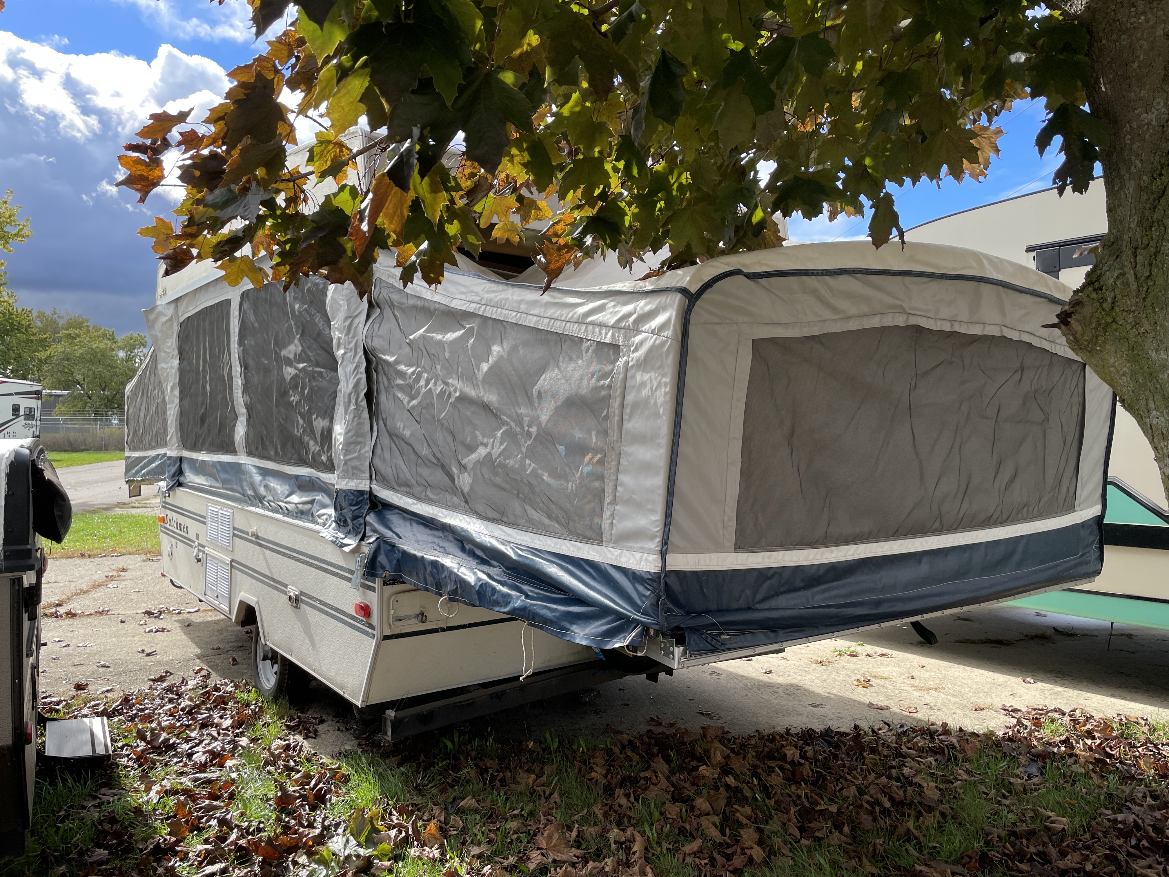 1995 Dutchmen Dutchmen 1203, $ 750