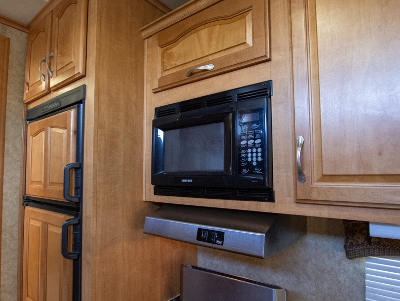 2005 CrossRoads Paradise Point 30RL, $ 5,495
