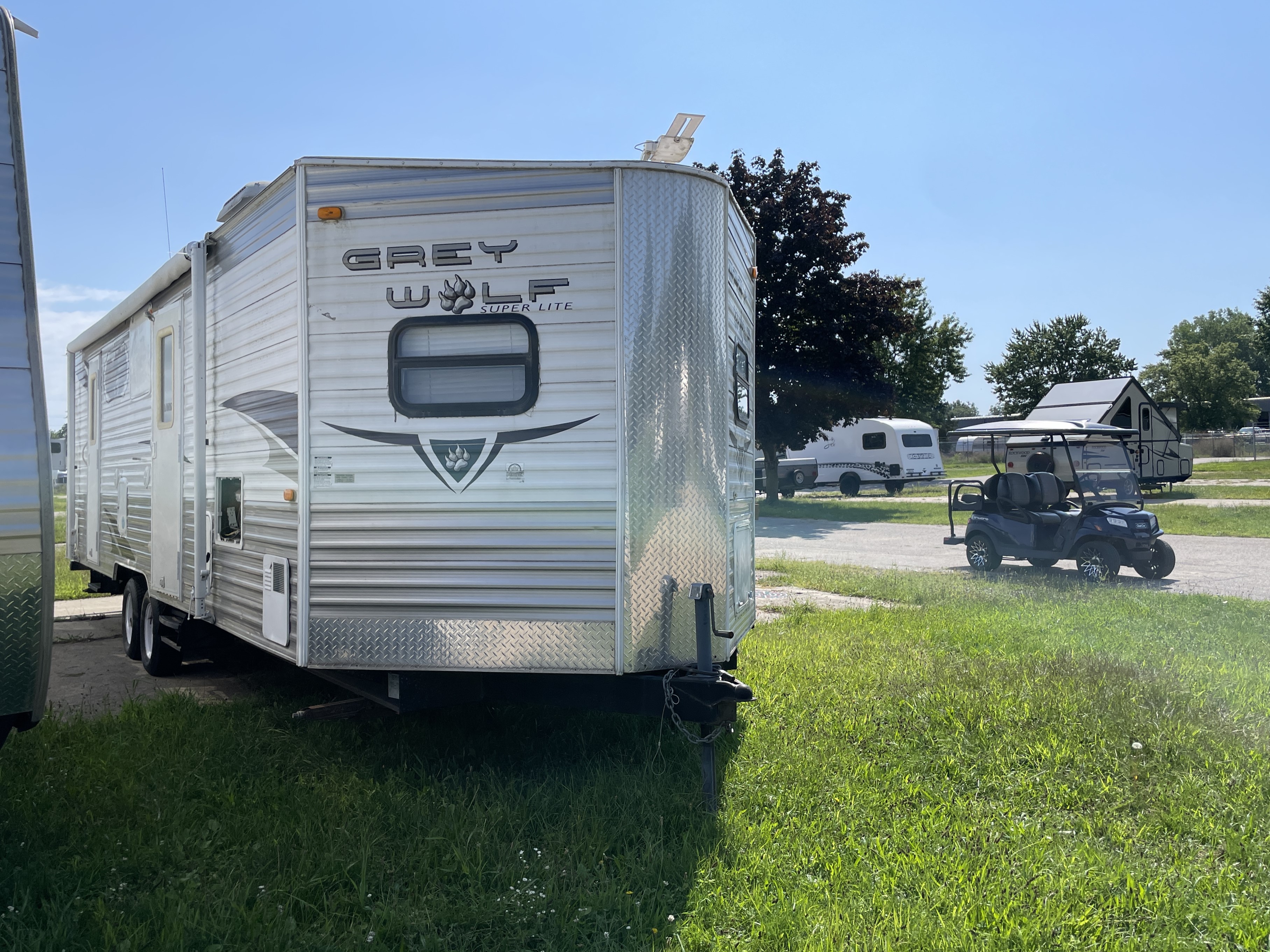 2010 Forest River Cherokee Grey Wolf 27V, $ 2,495