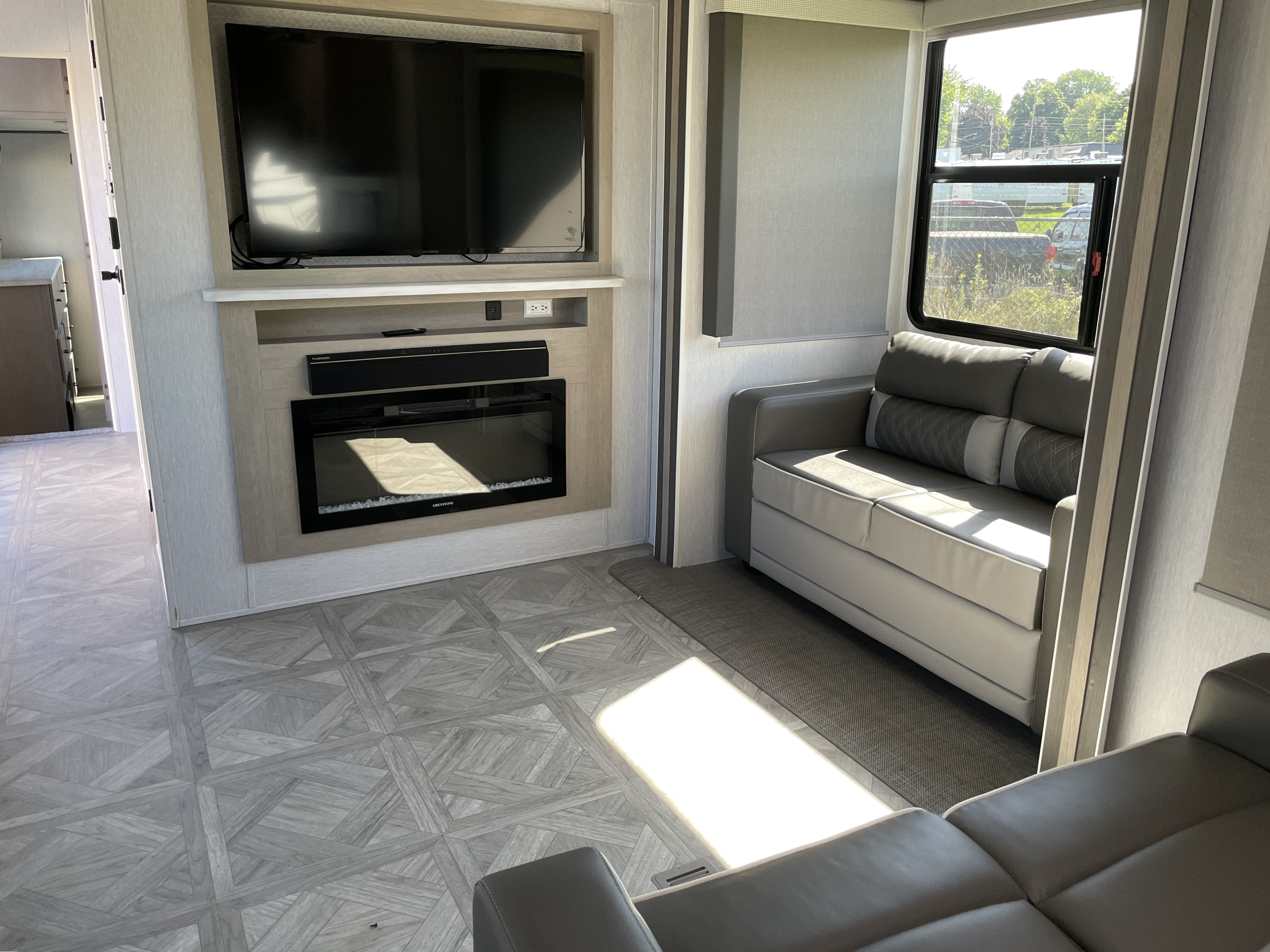 2023 Forest River Salem Villa 42FK, $ 49,490