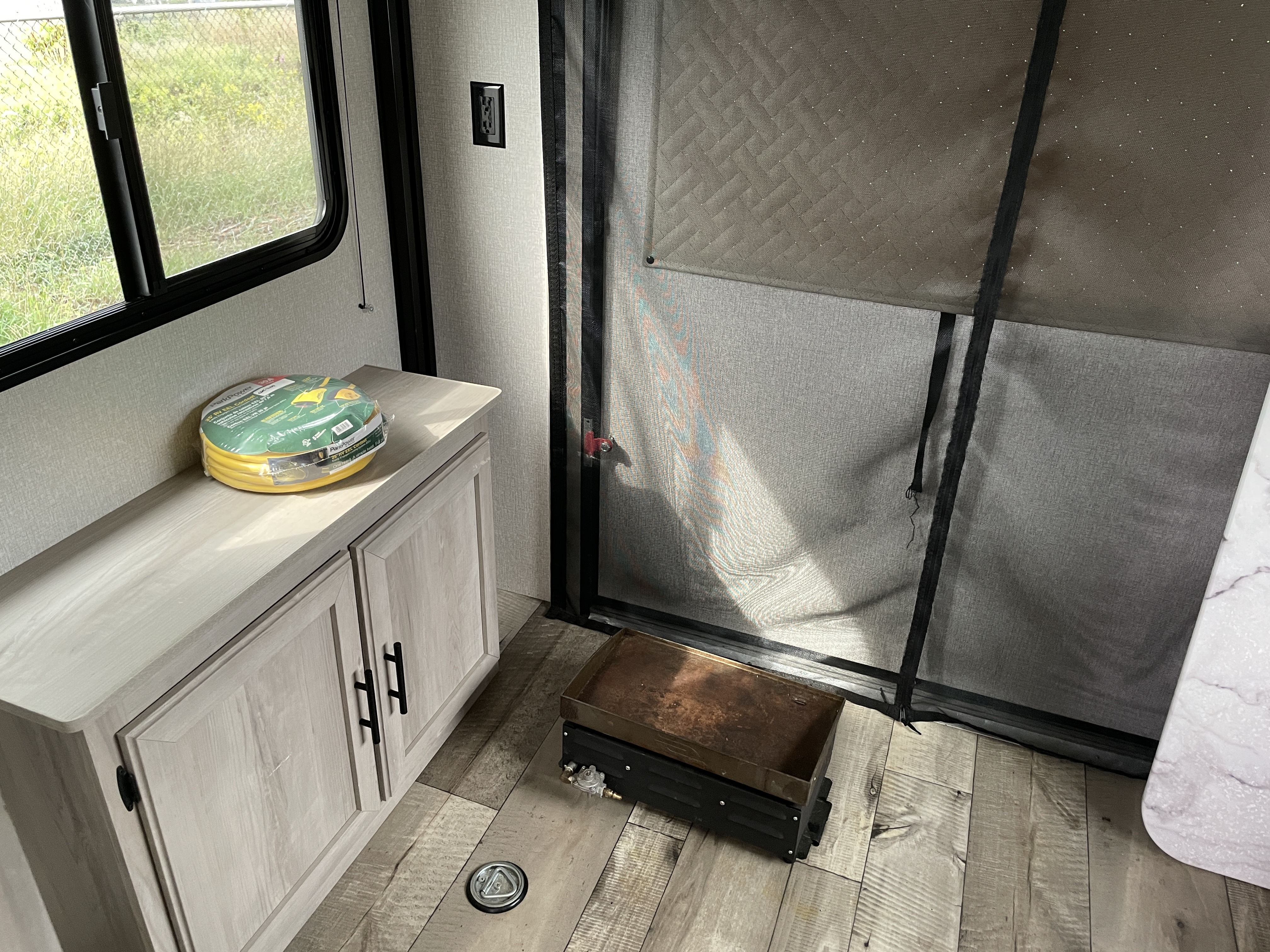 2022 KZ Escape E181RB, $ 16,990