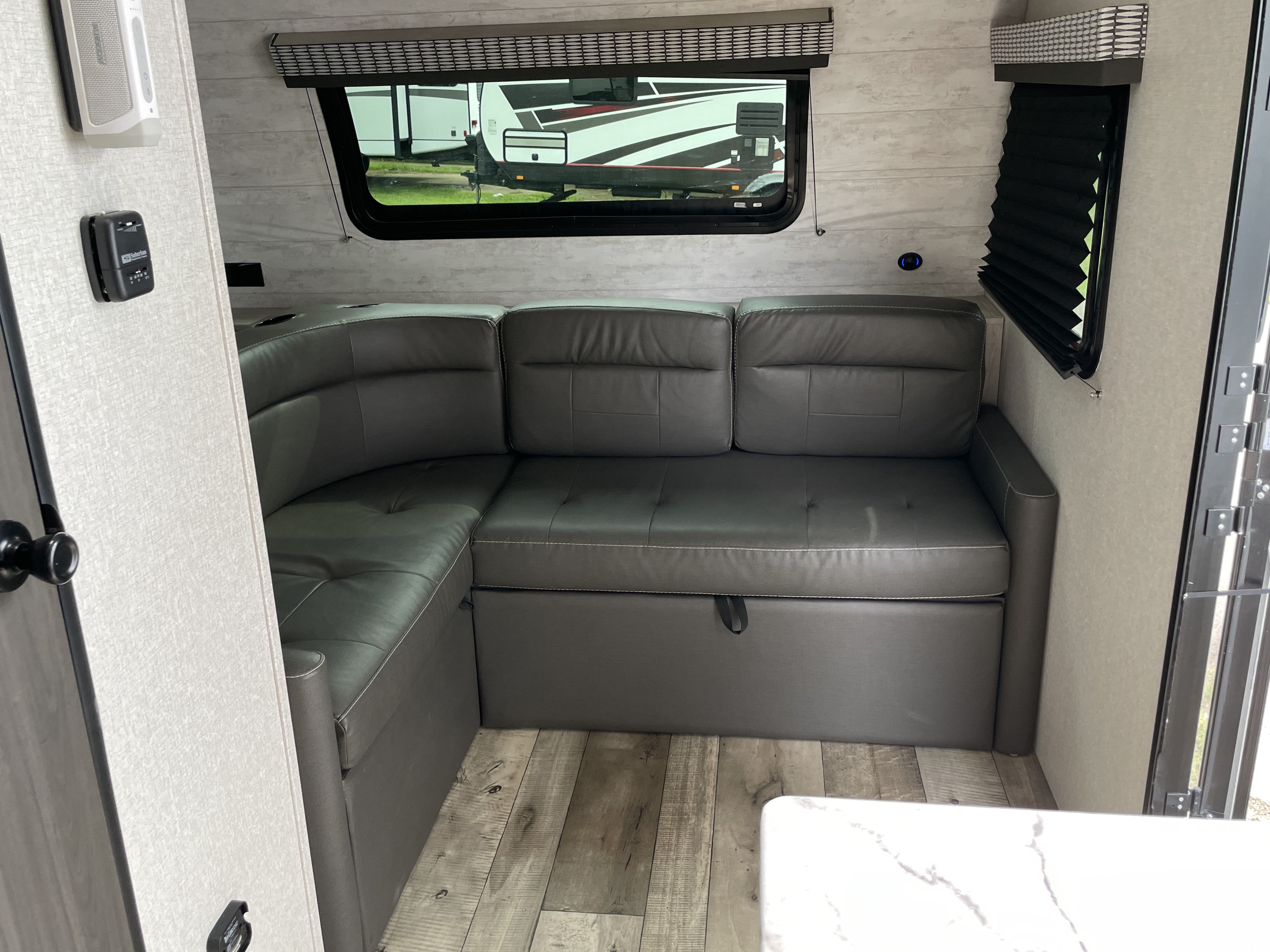 2022 KZ Escape E181RB, $ 16,990