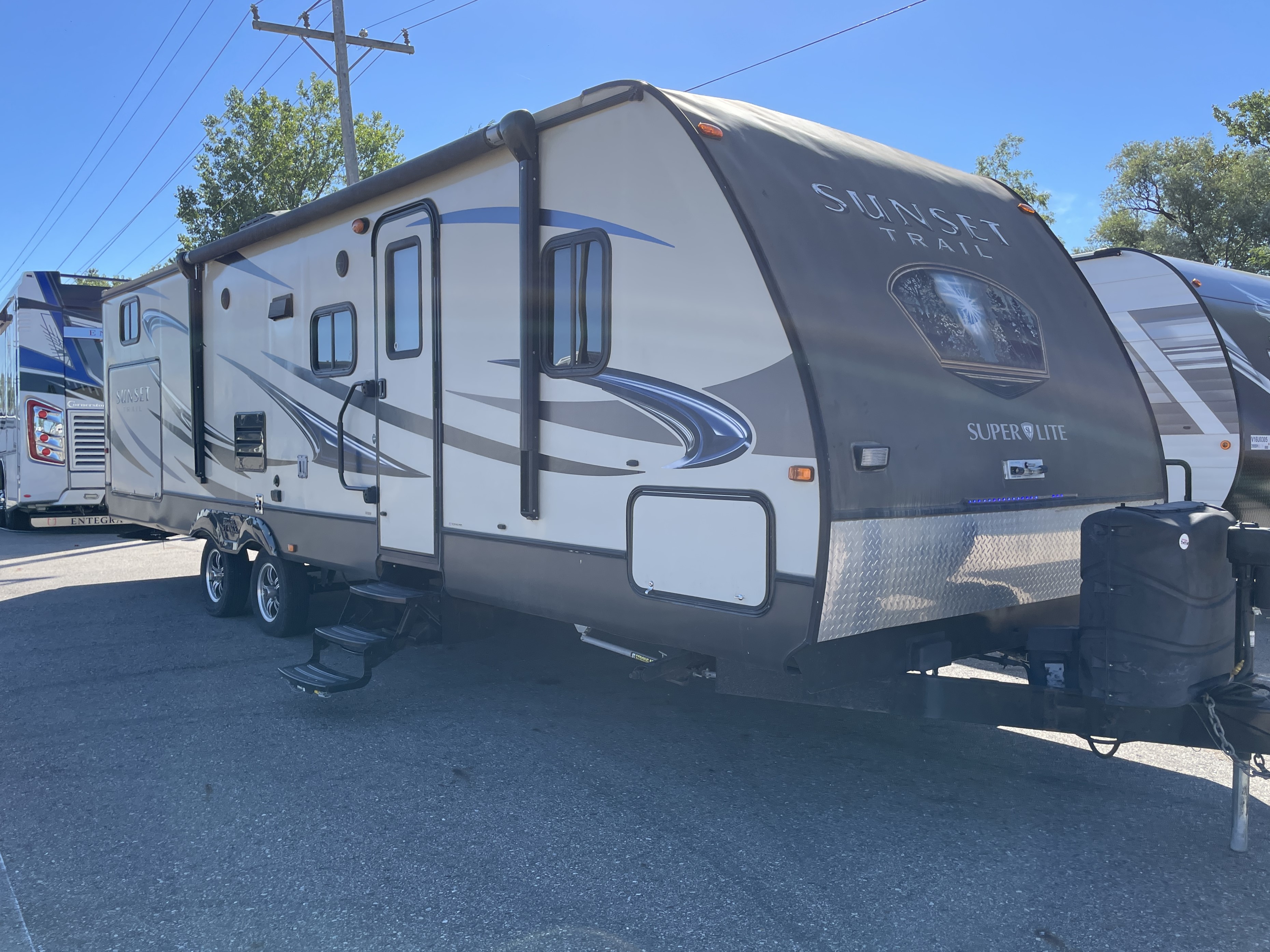 2013 CrossRoads Sunset Trail Super Lite ST300BH, $ 8,495