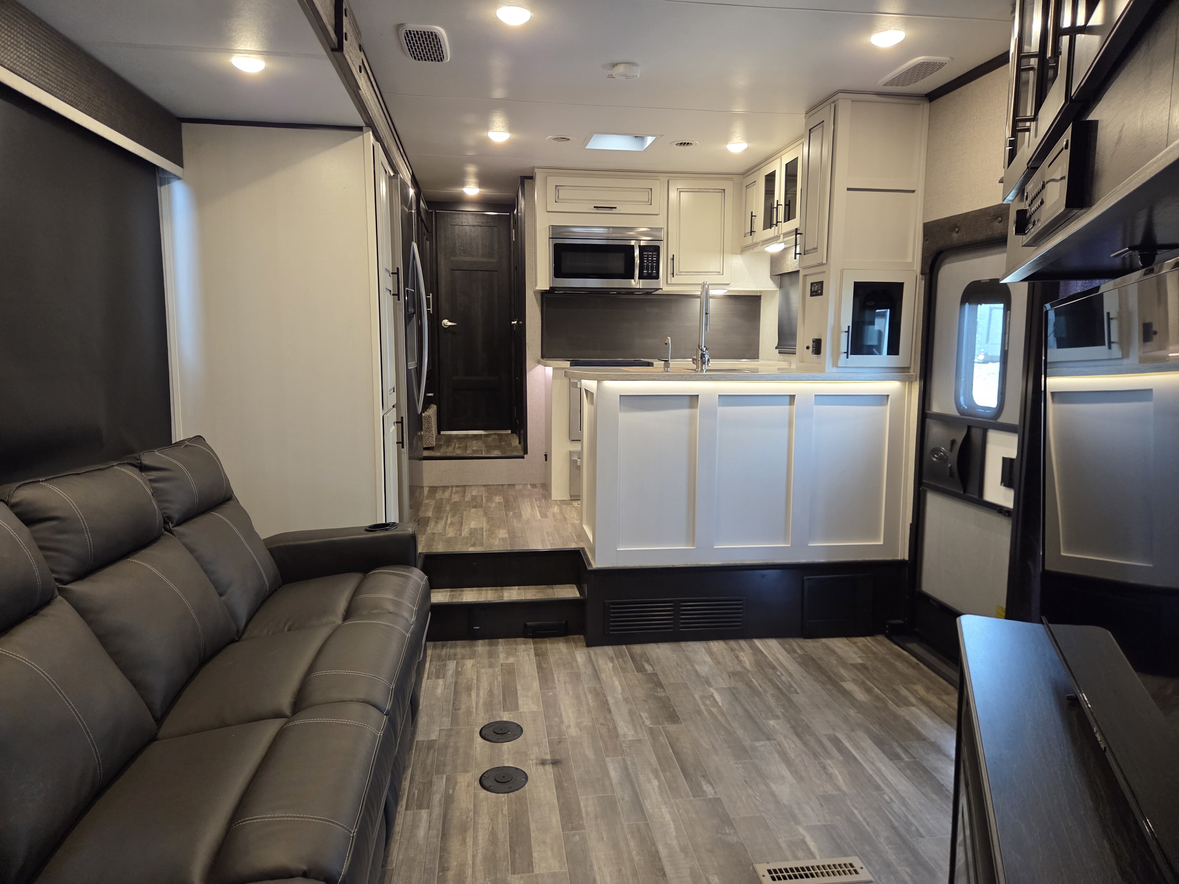 2021 Jayco Seismic 4113, $ 72,490