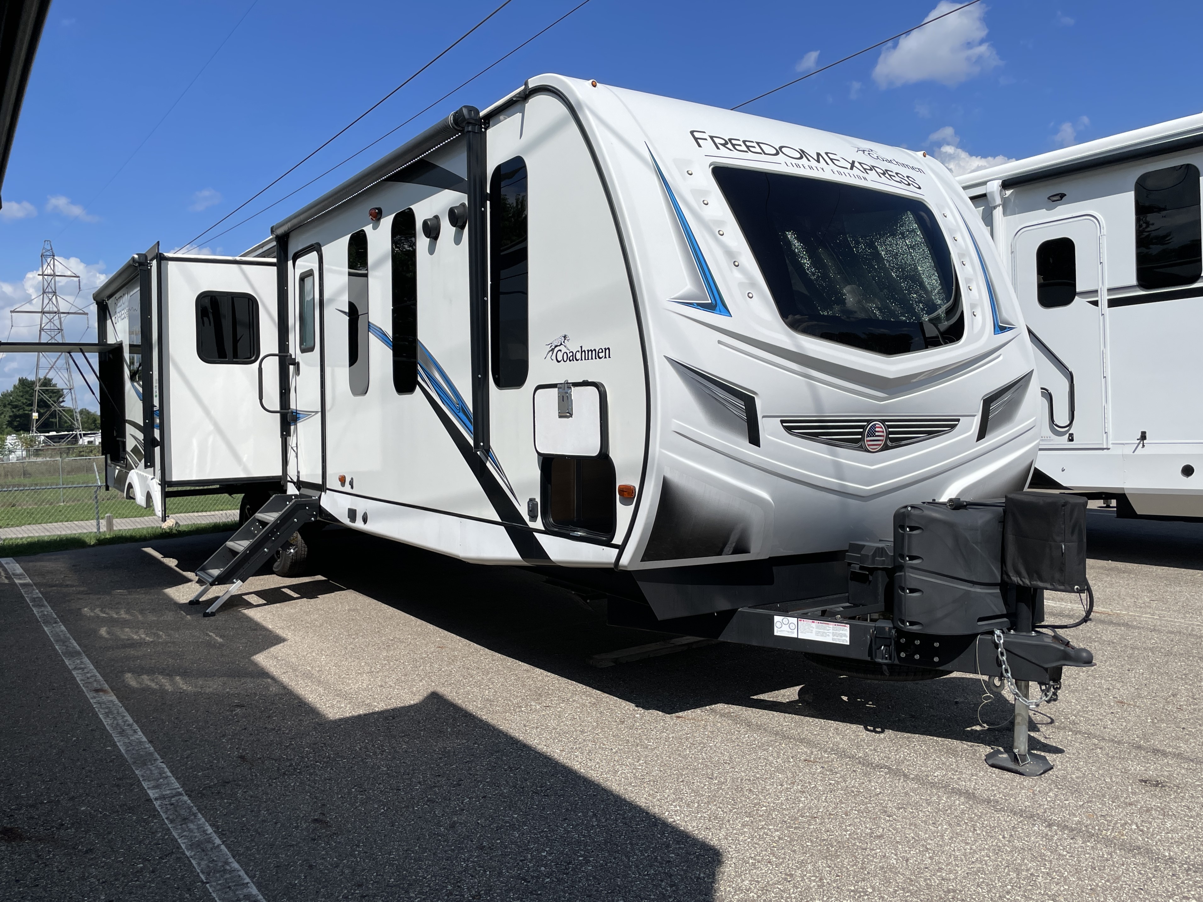 2021 Coachmen Freedom Express Liberty Edition 324R, $ 31,490