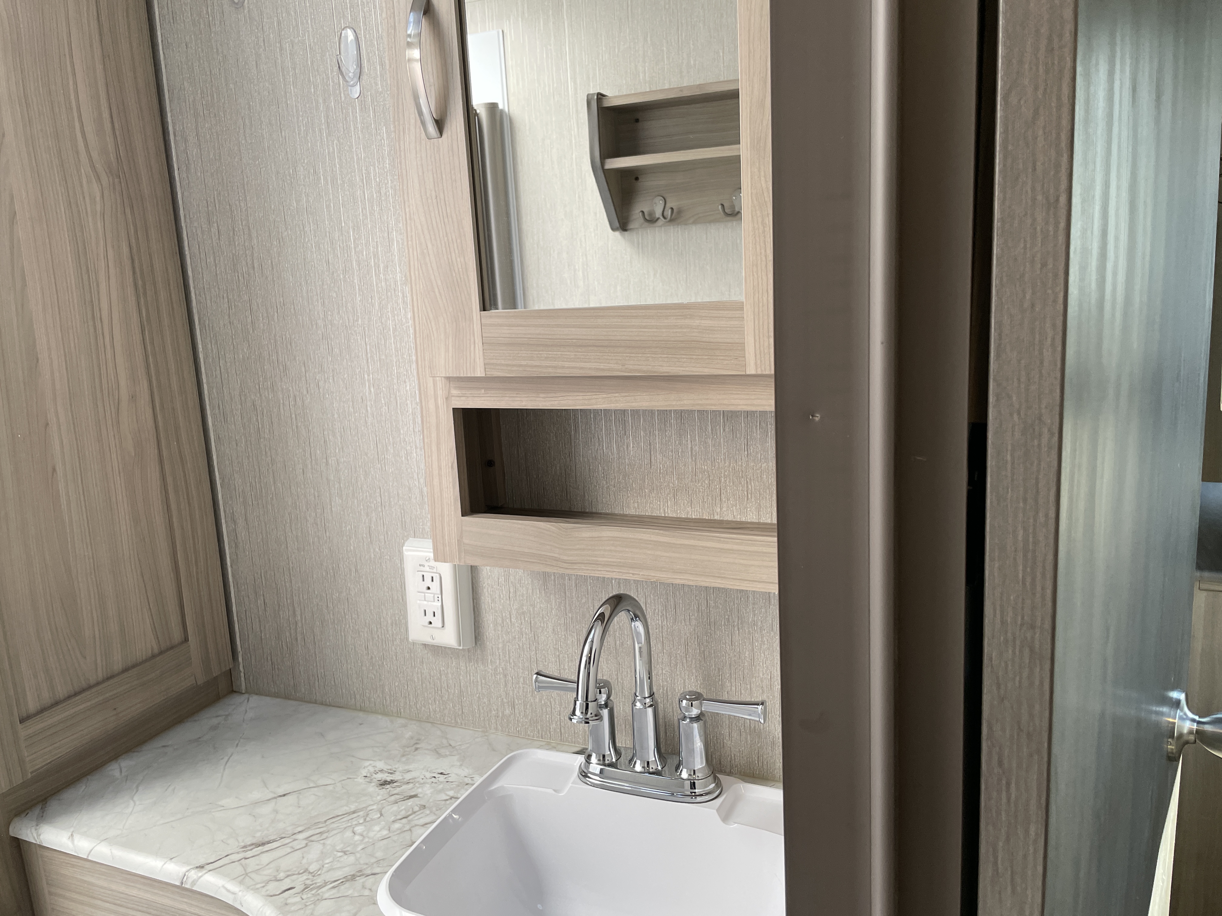 2021 Coachmen Freedom Express Liberty Edition 324R, $ 31,490