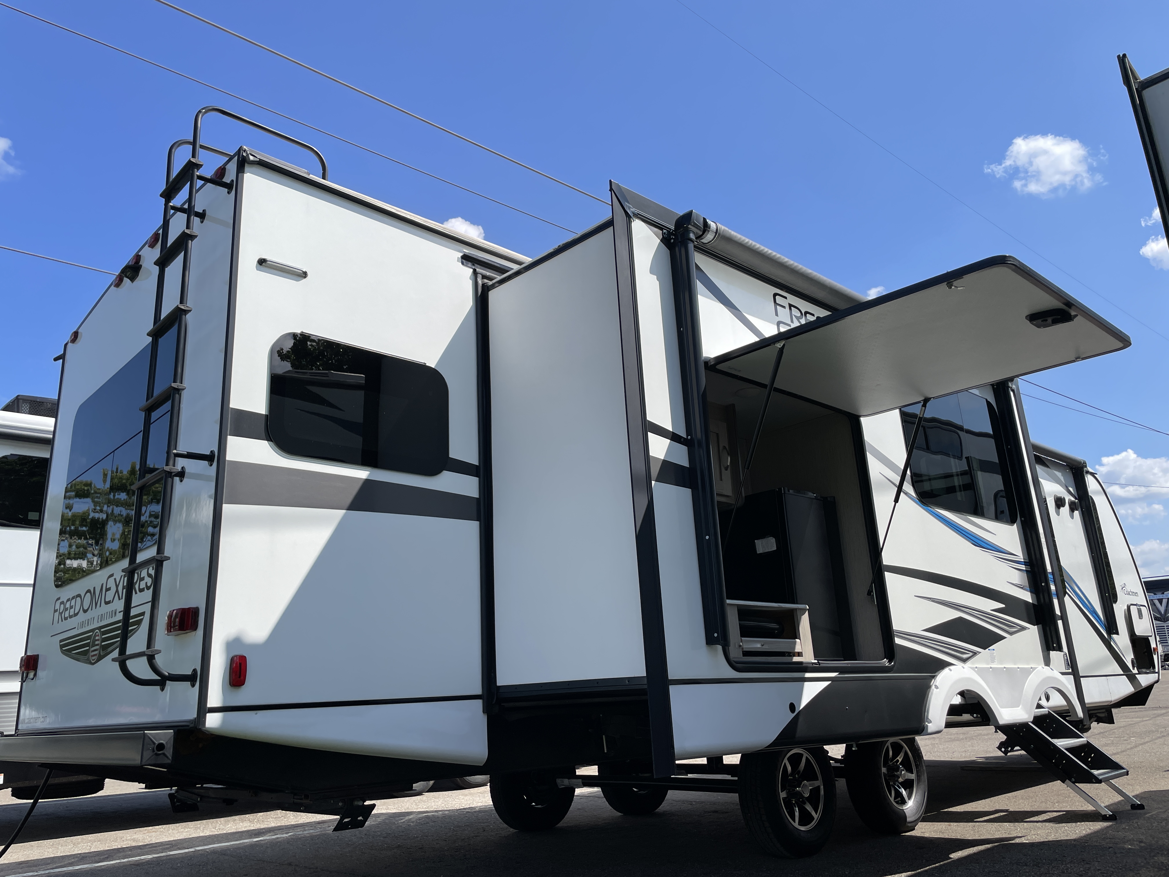 2021 Coachmen Freedom Express Liberty Edition 324R, $ 31,490