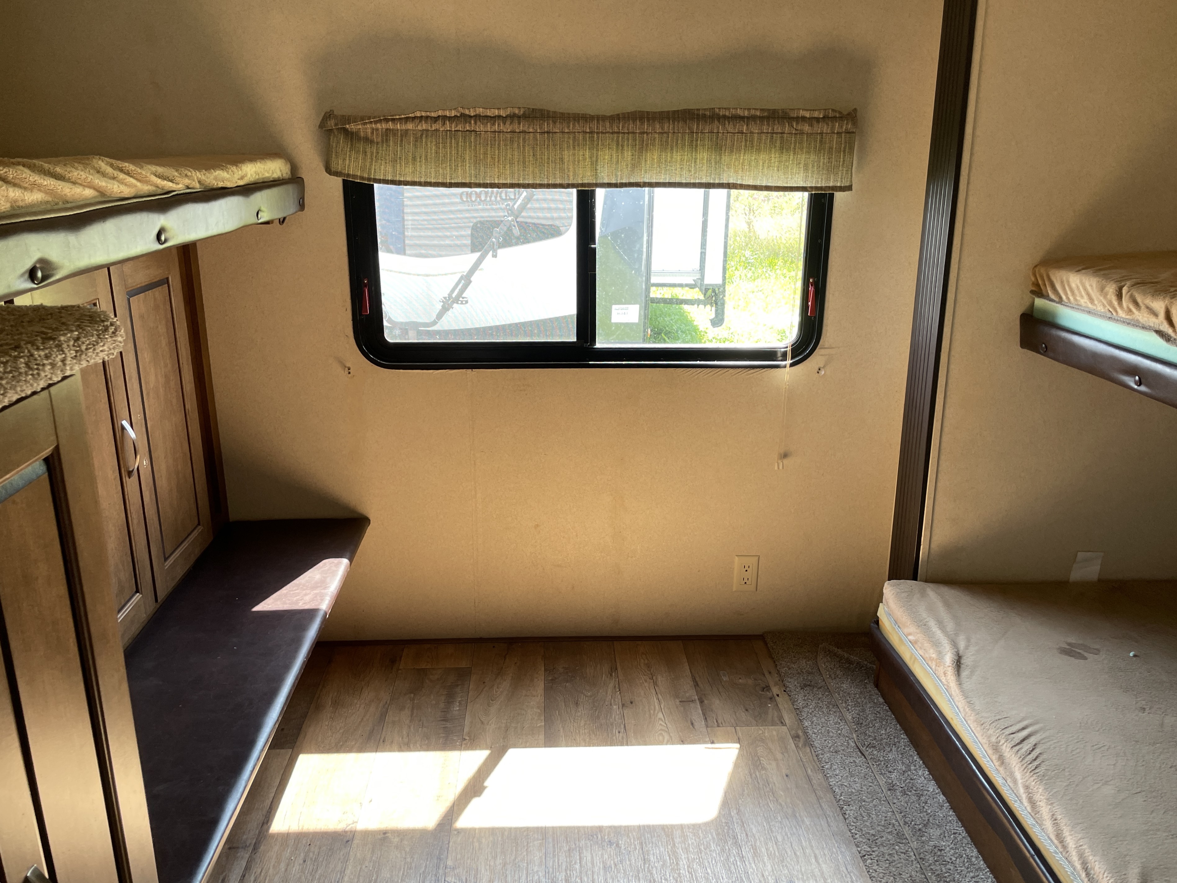 2017 Forest River Wildwood 28CKDS, $ 17,990