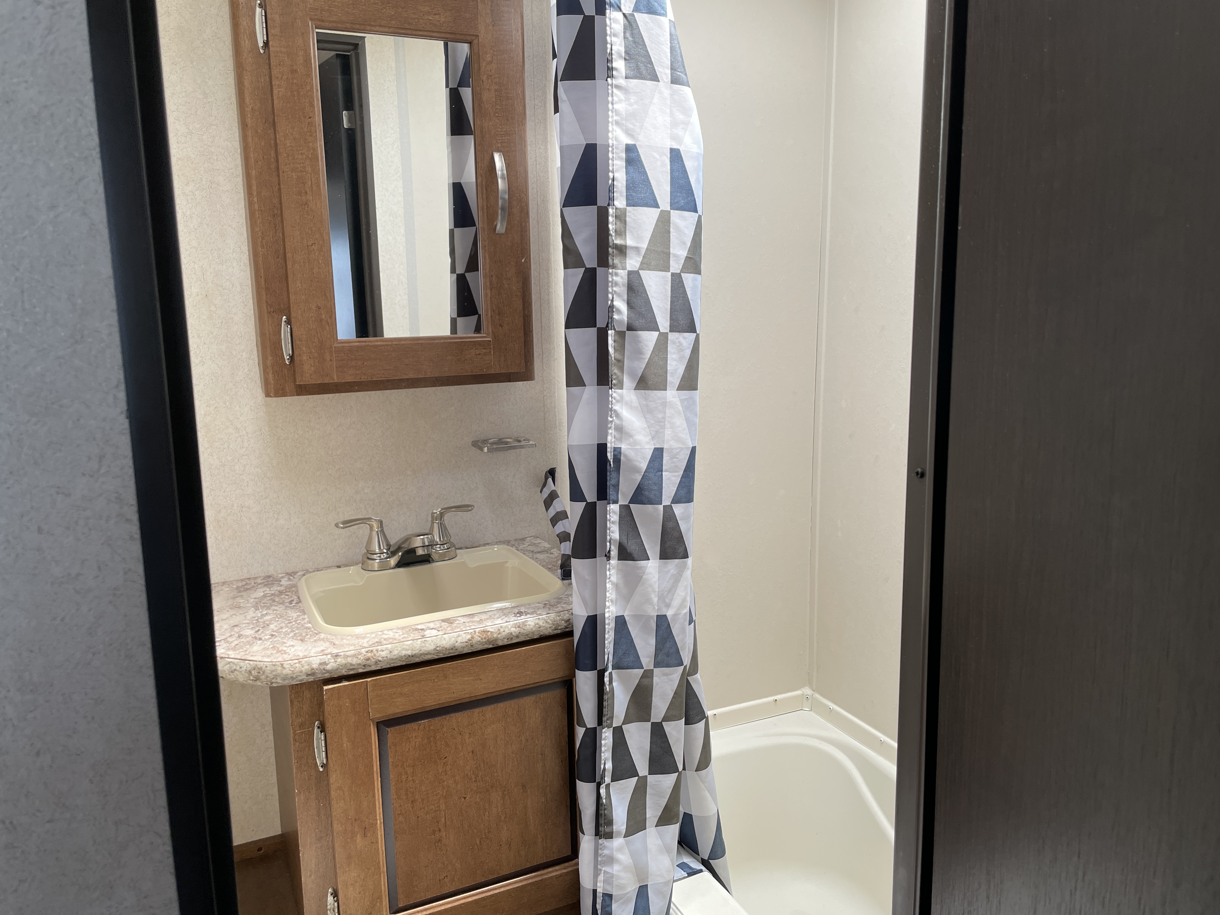 2017 Forest River Wildwood 28CKDS, $ 17,990
