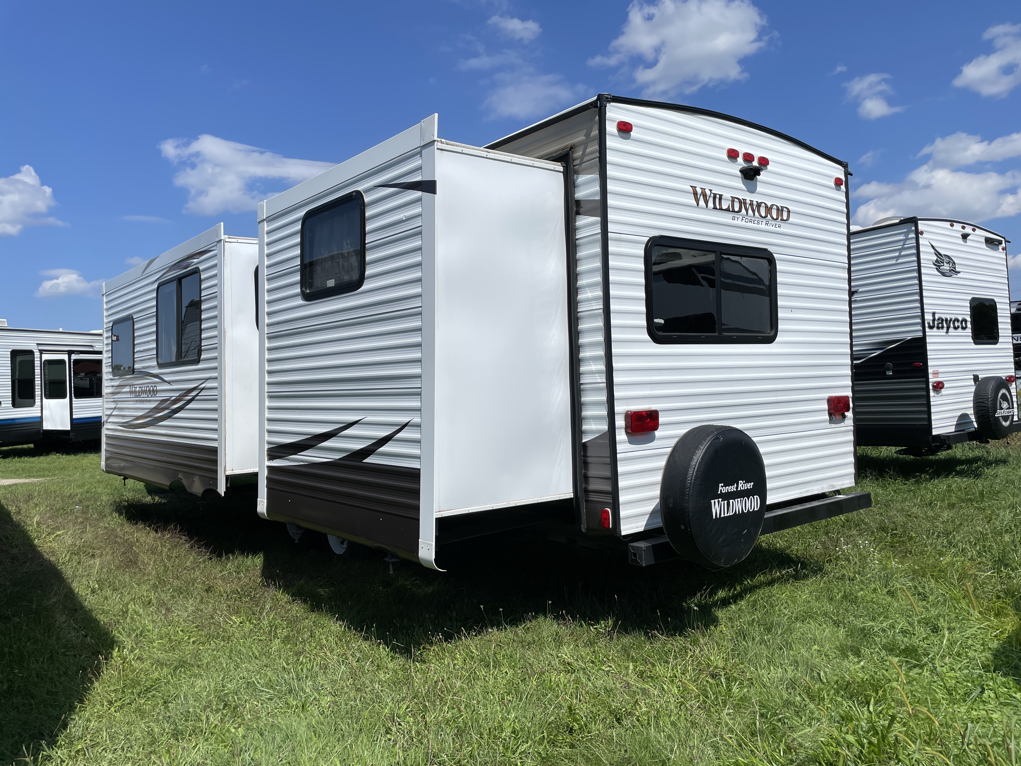 2017 Forest River Wildwood 28CKDS, $ 17,990
