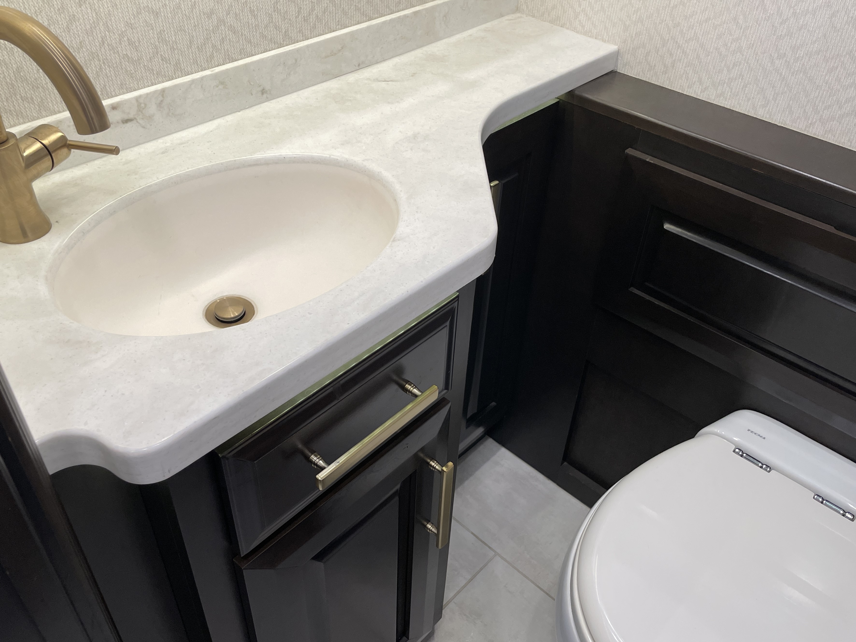 2024 Entegra Coach Cornerstone 45D, $ 529,999