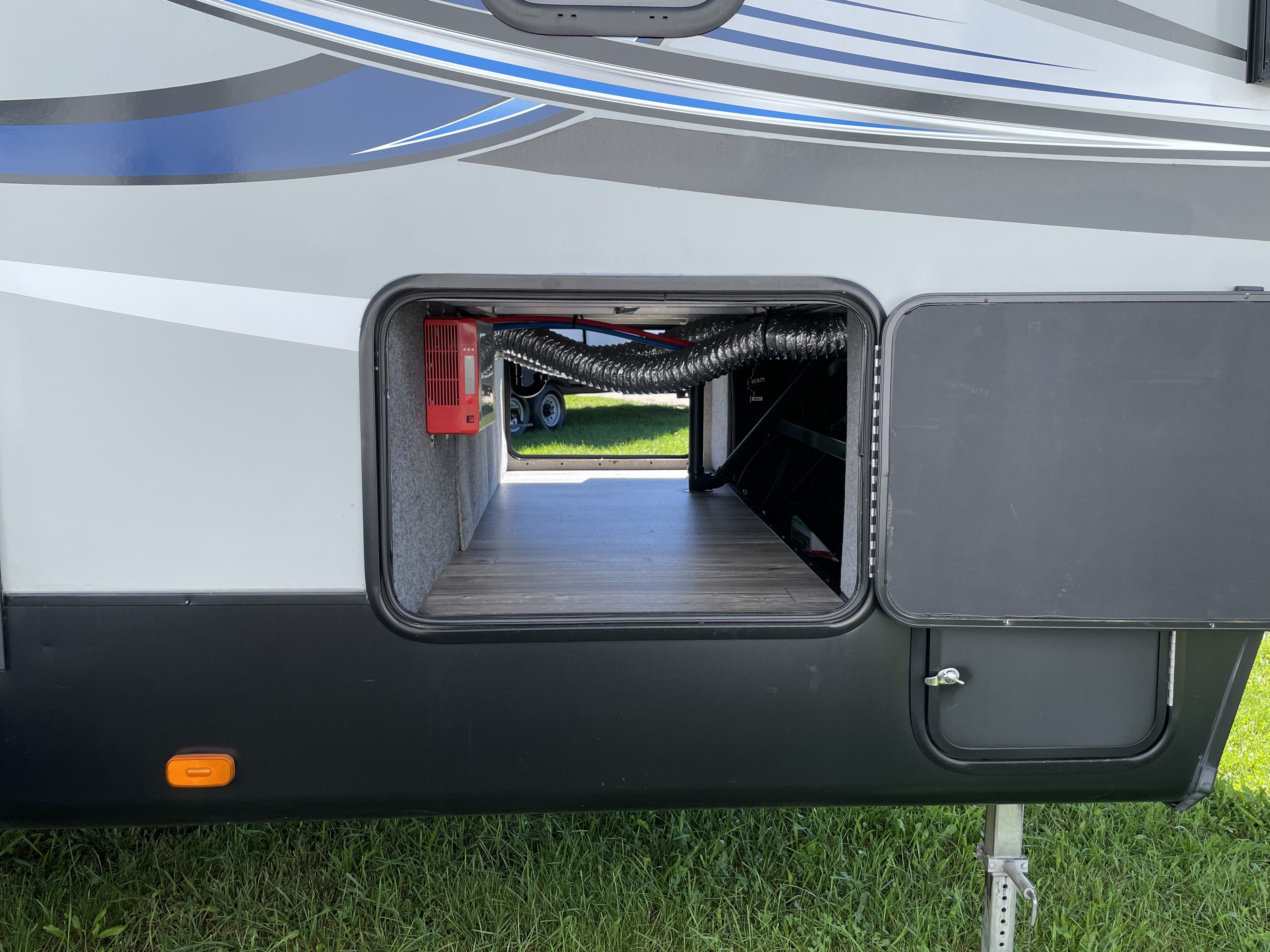 2018 Forest River Cherokee Arctic Wolf 265DBH8, $ 17,990