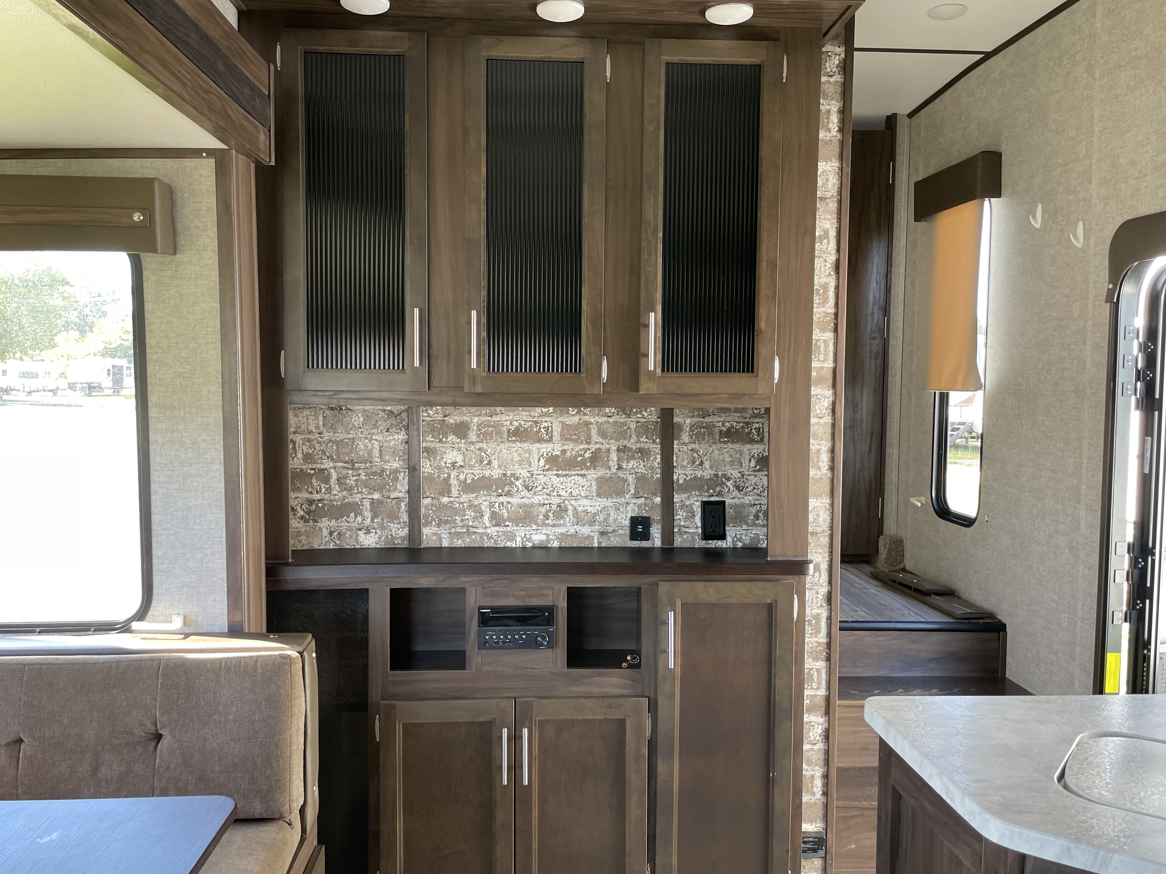 2018 Forest River Cherokee Arctic Wolf 265DBH8, $ 17,990