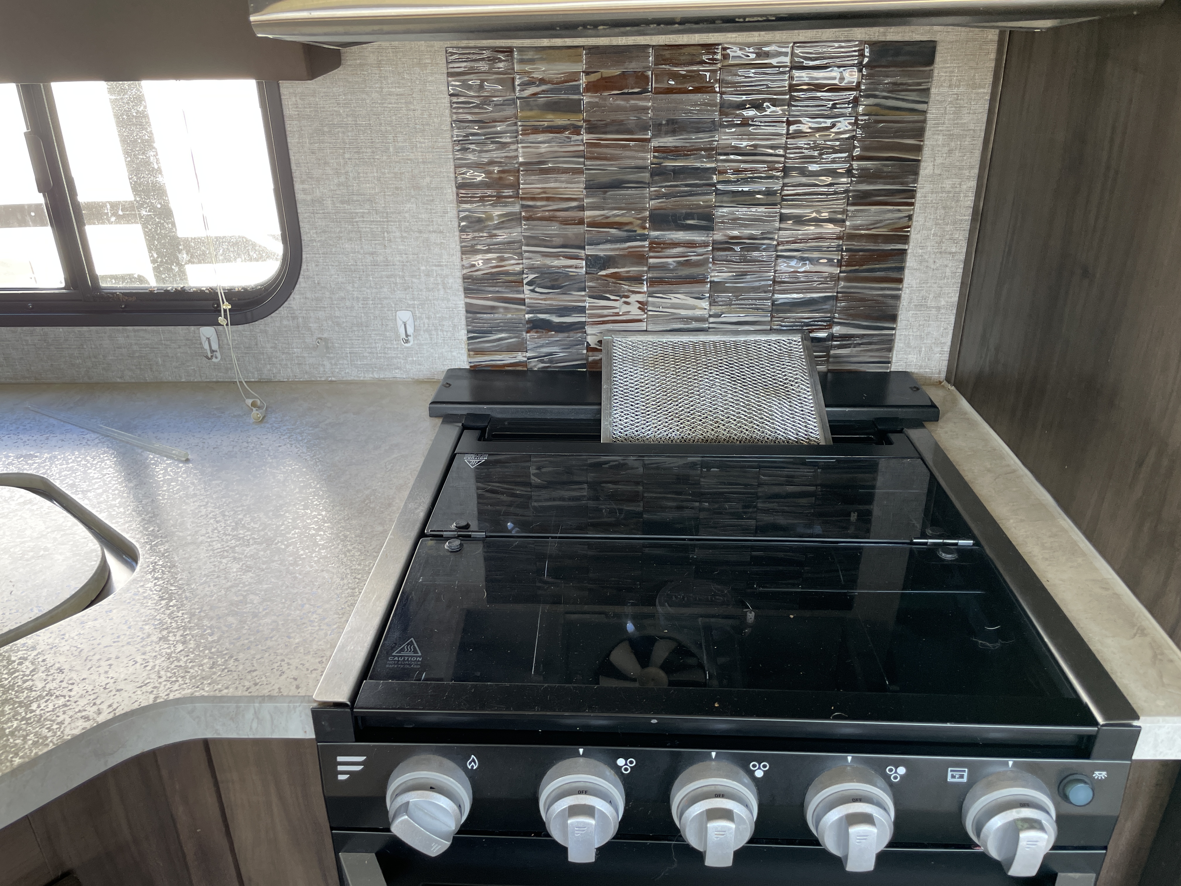 2018 Forest River Cherokee Arctic Wolf 265DBH8, $ 17,990