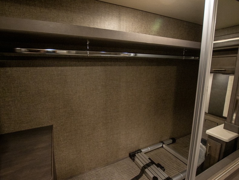 2022 Thor Motor Coach Palazzo 37.4, $ 159,995
