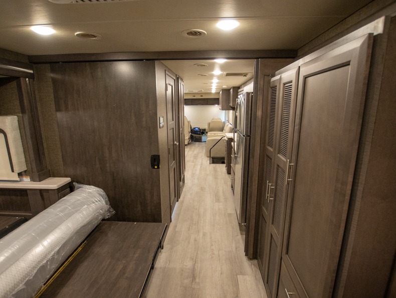 2022 Thor Motor Coach Palazzo 37.4, $ 159,995