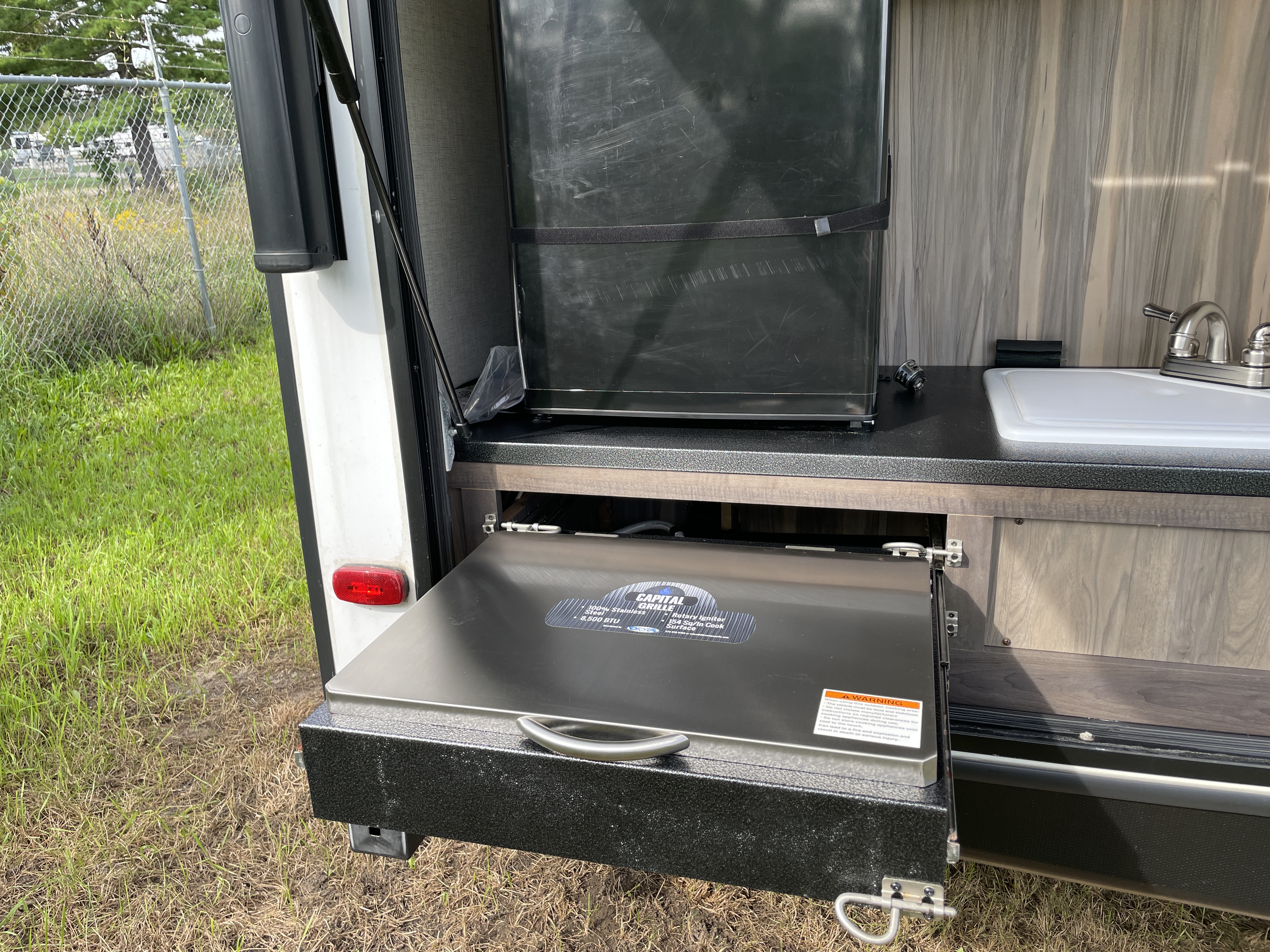 2021 CrossRoads Sunset Trail Super Lite SS222RB, $ 20,990