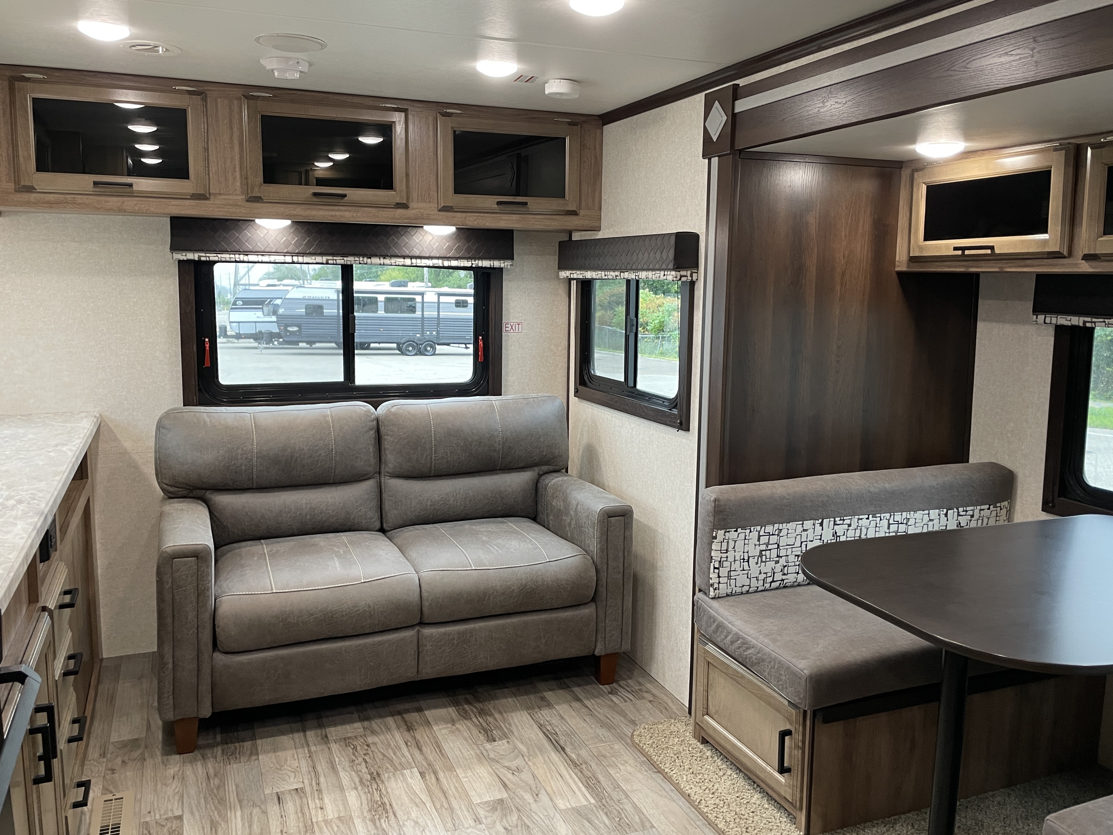 2019 Jayco Jay Feather 24RL, $ 14,990