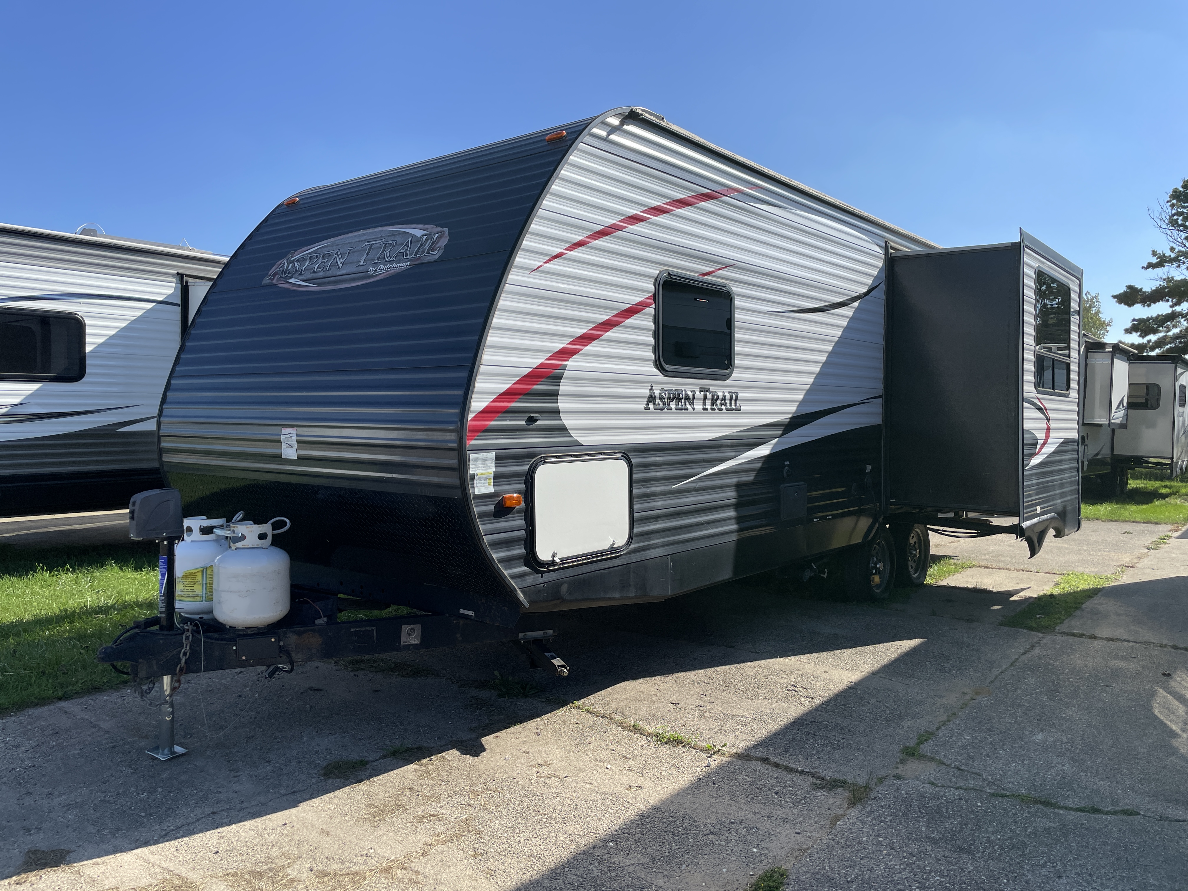 2015 Dutchmen Aspen Trail 2460RLS, $ 6,995