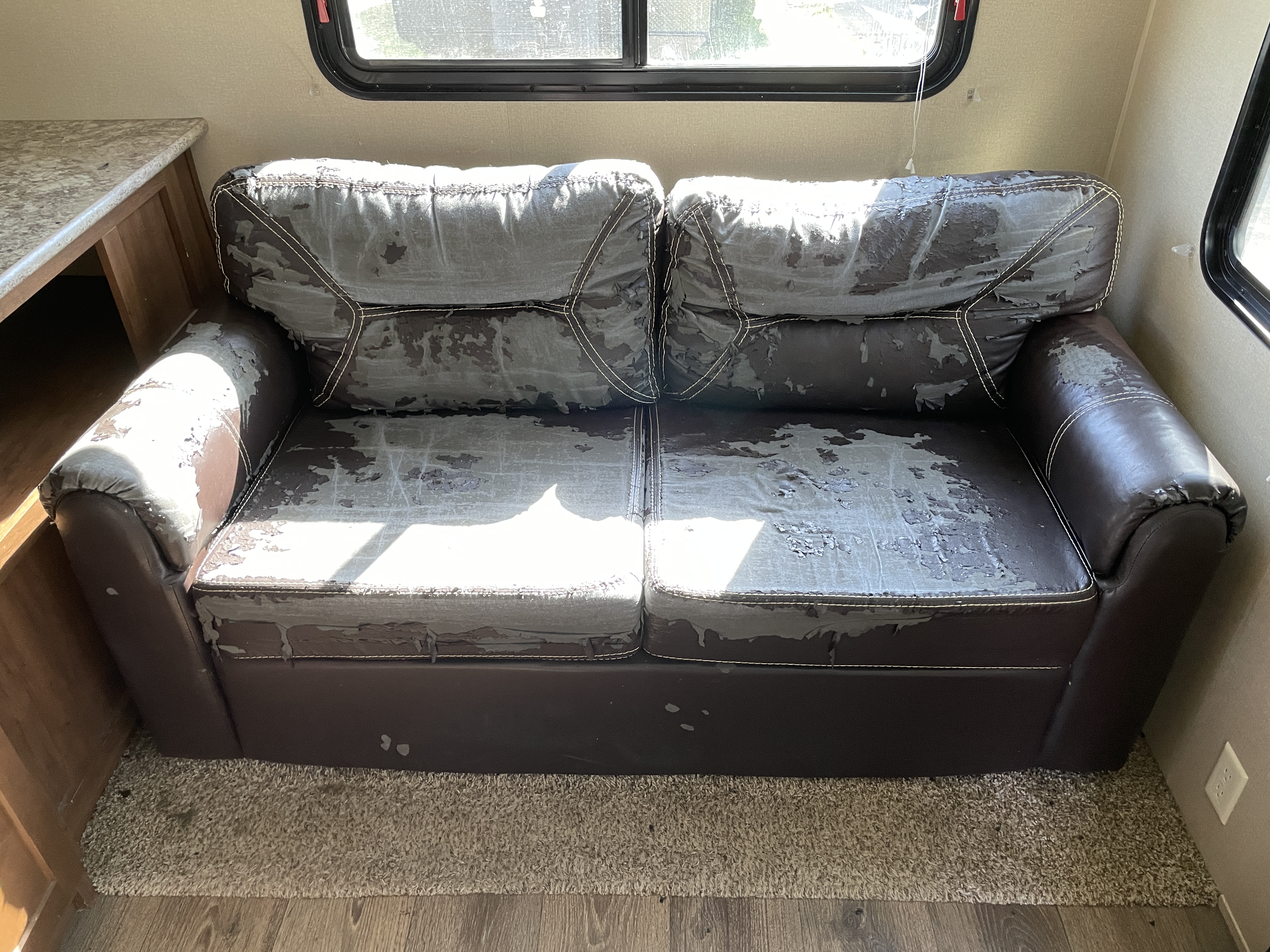 2015 Dutchmen Aspen Trail 2460RLS, $ 6,995