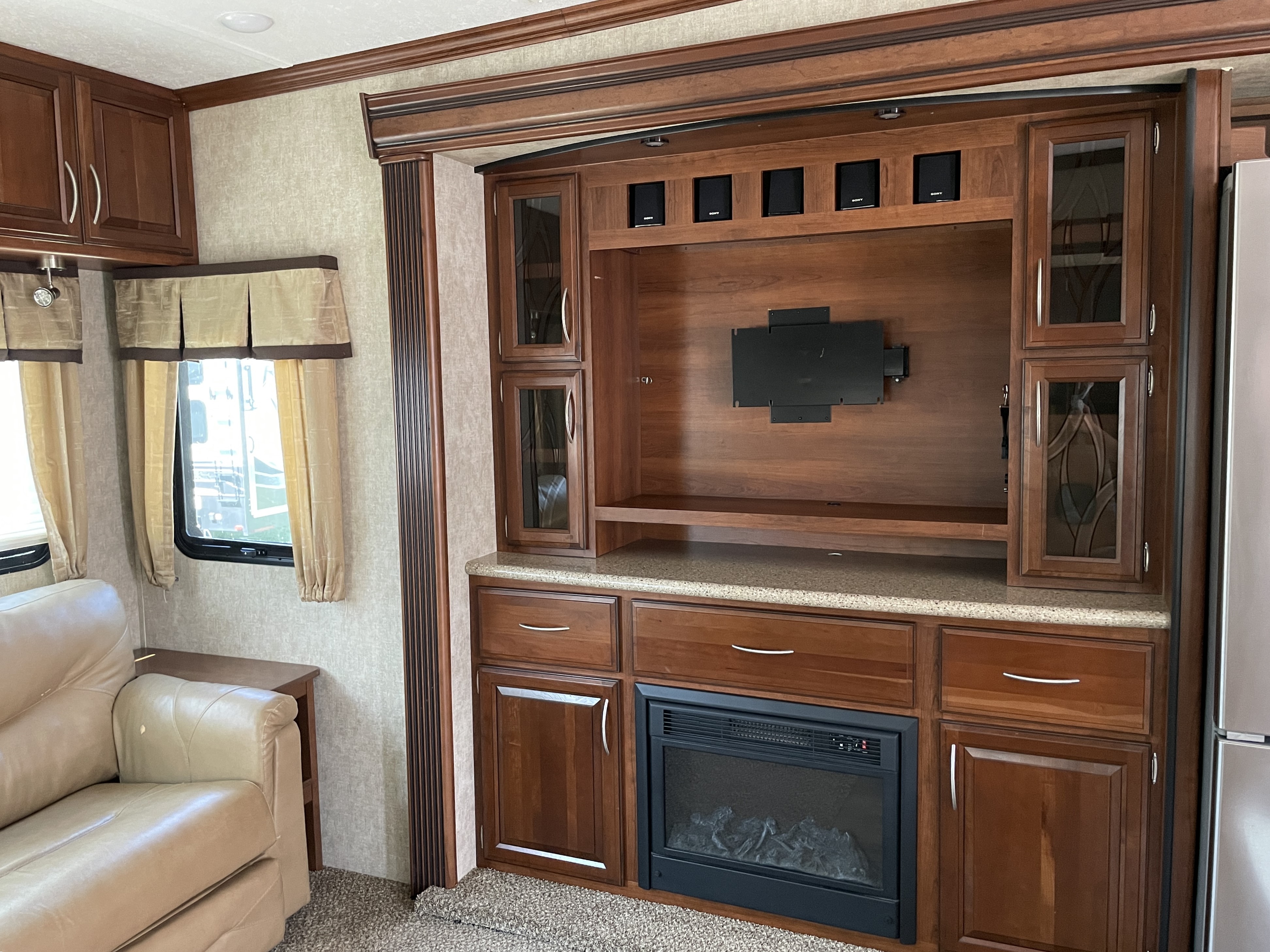 2016 Prime Time Manufacturing Sanibel 3601 Residen, $ 24,490