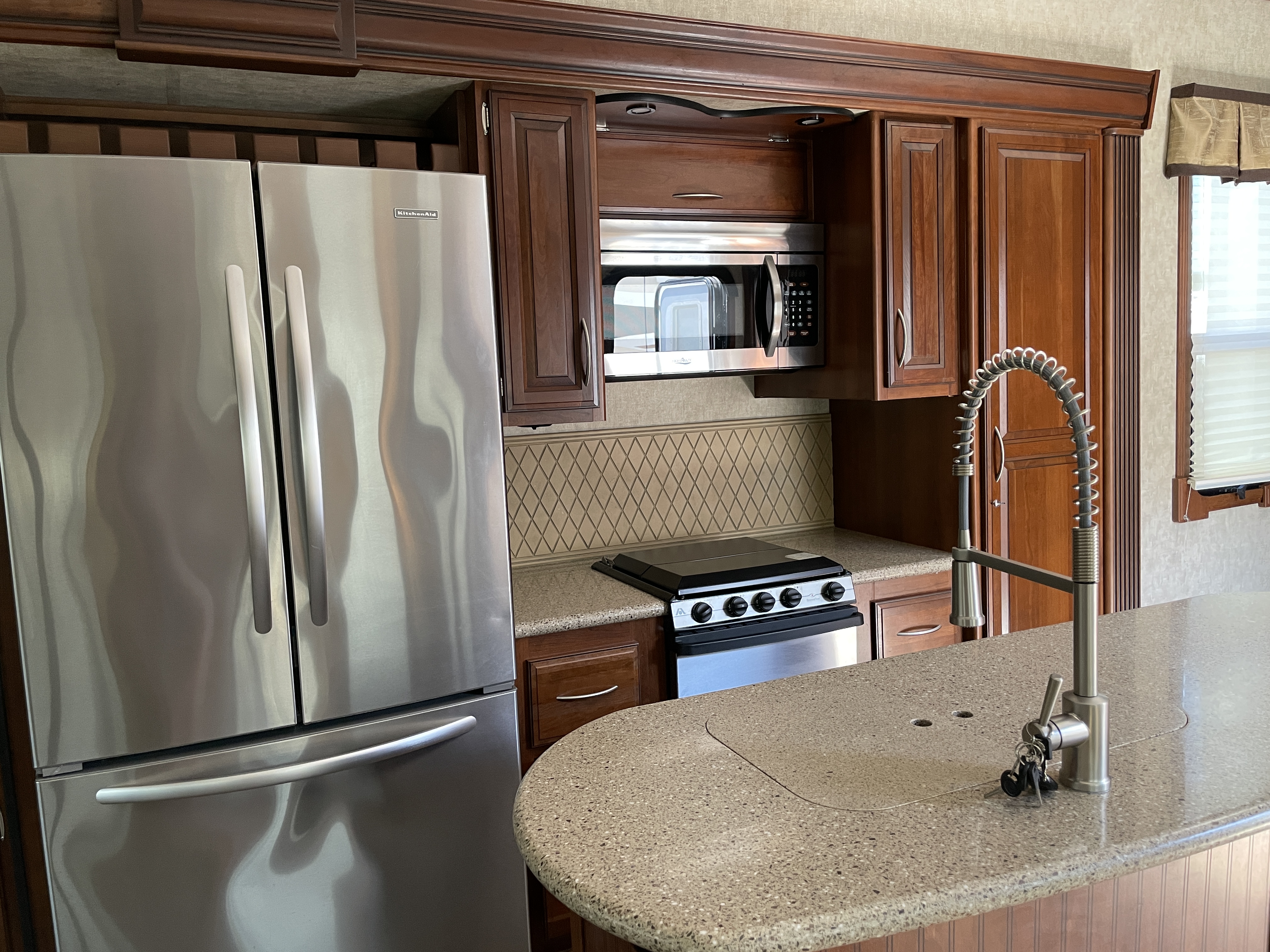 2016 Prime Time Manufacturing Sanibel 3601 Residen, $ 24,490