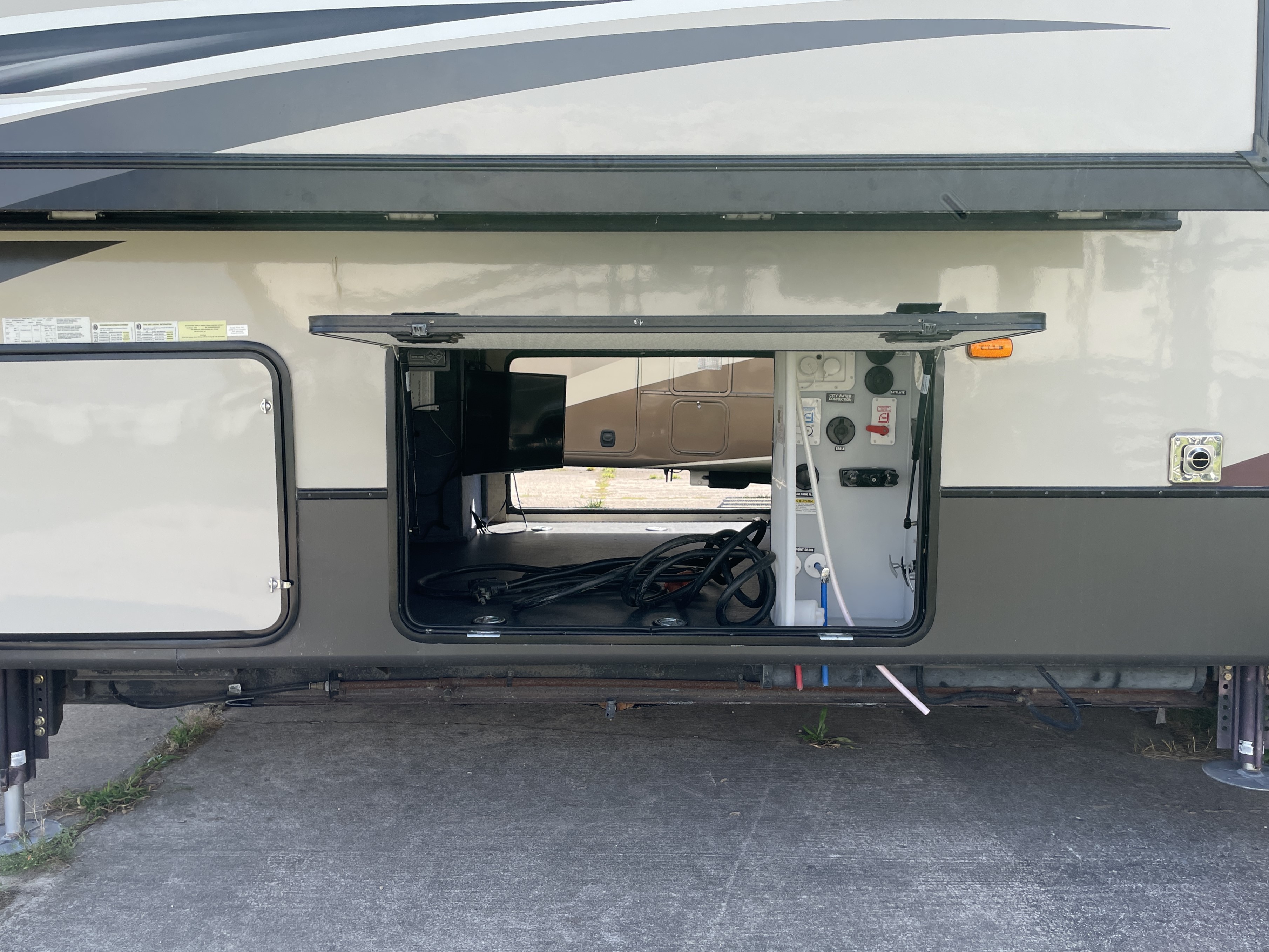 2016 Prime Time Manufacturing Sanibel 3601 Residen, $ 24,490