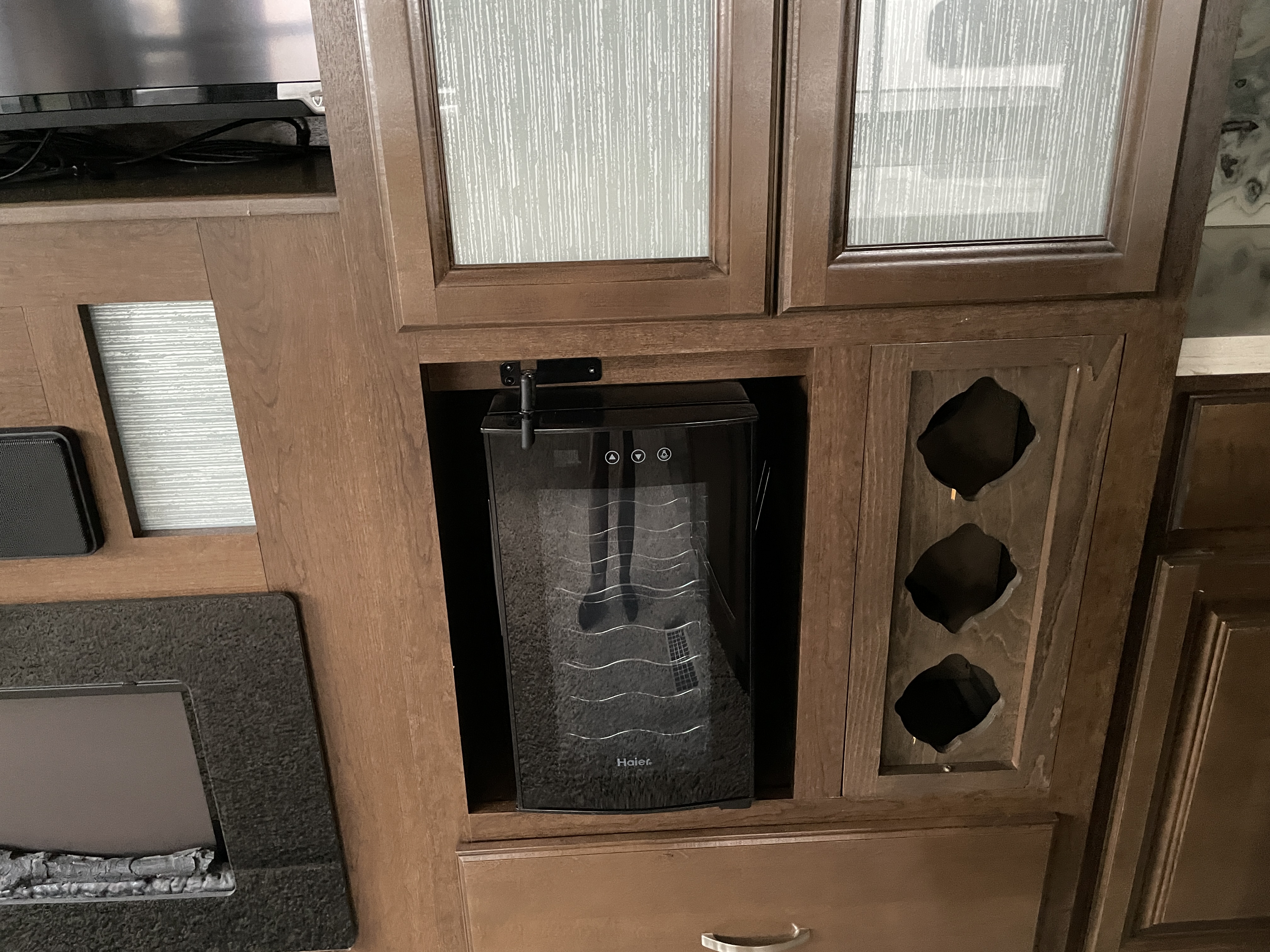 2018 Forest River Cedar Creek Champagne Edition 38, $ 41,490