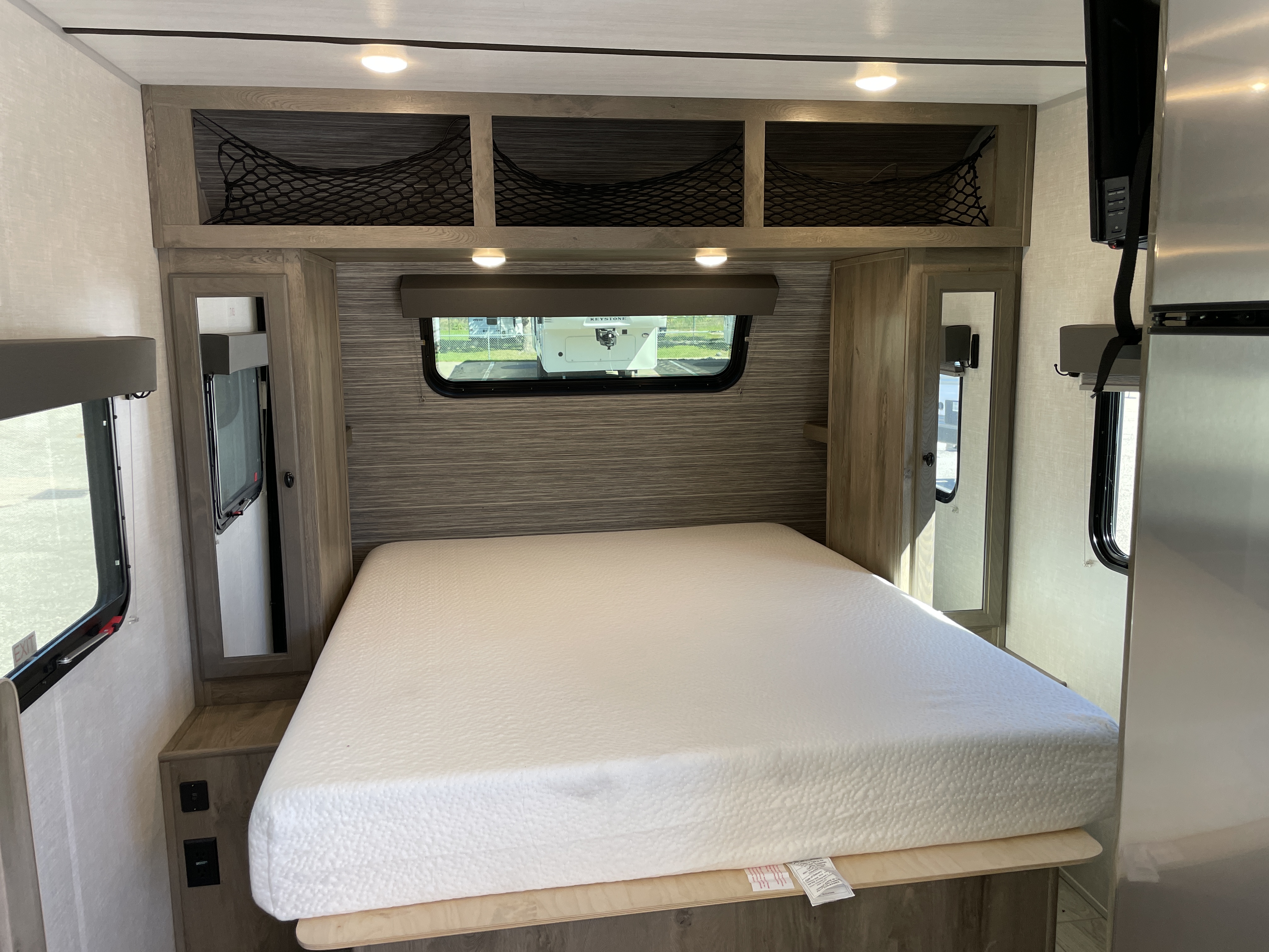 2022 Forest River Surveyor Legend 19RBLE, $ 18,990