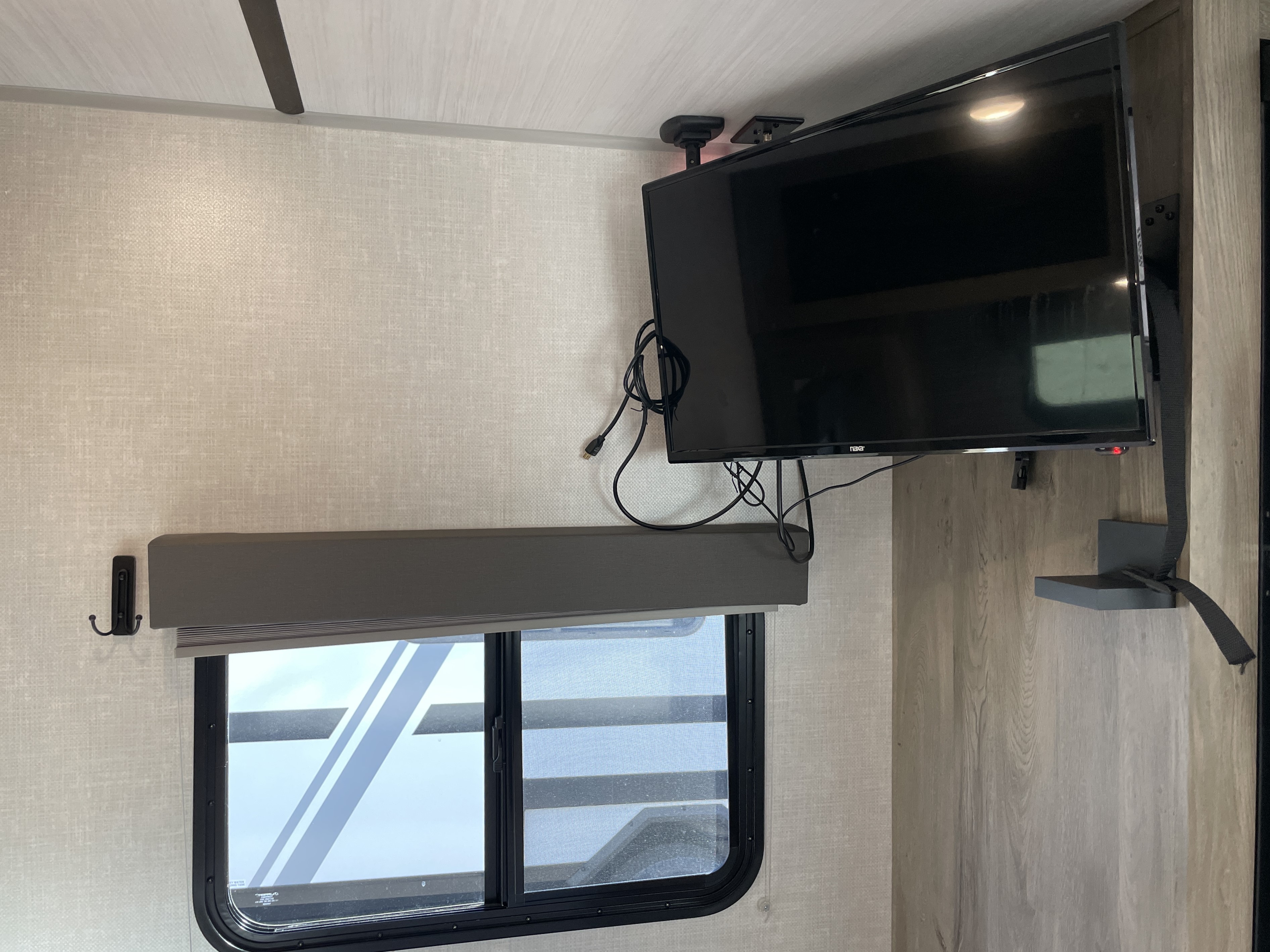 2022 Forest River Surveyor Legend 19RBLE, $ 18,990