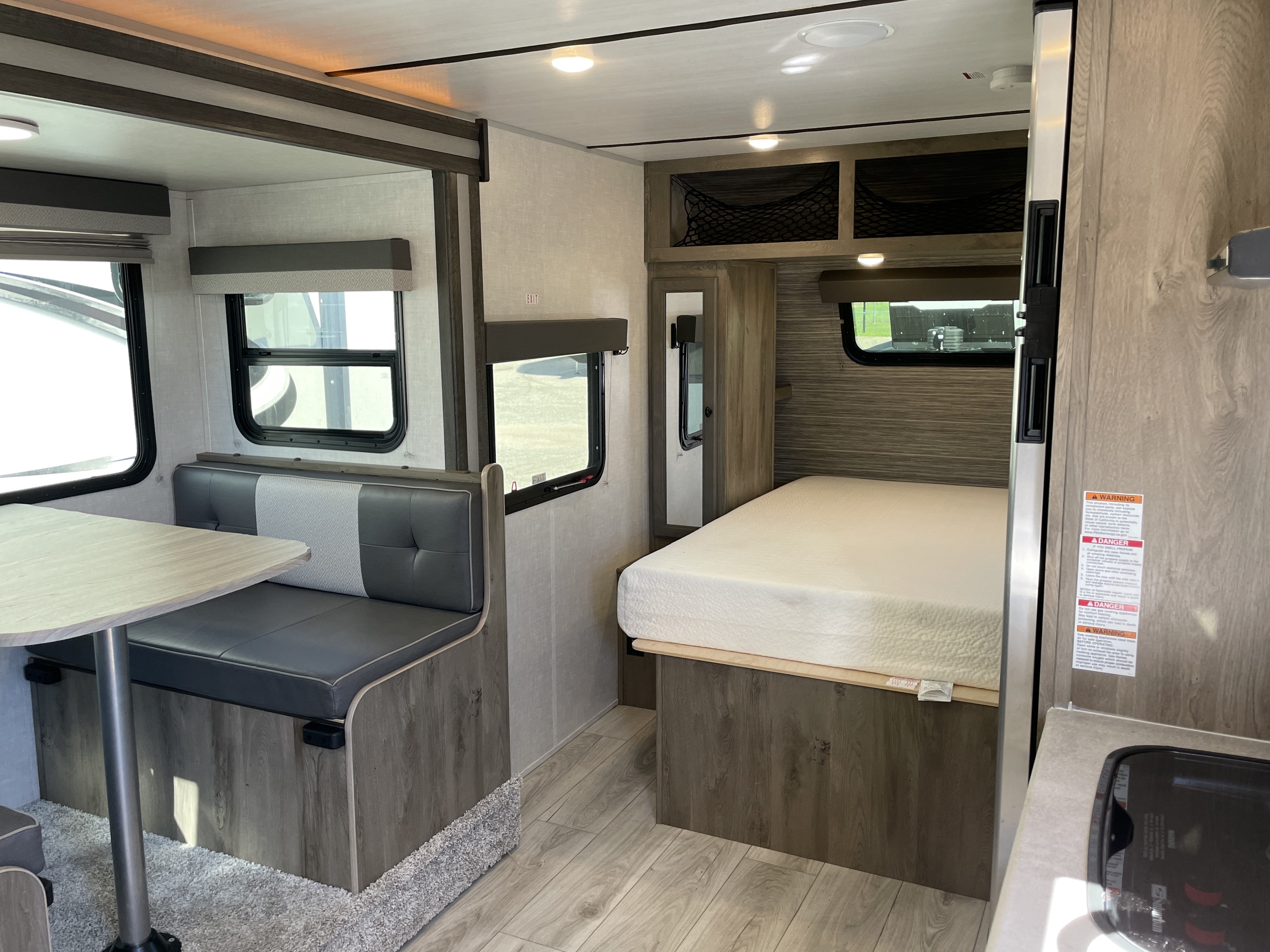2022 Forest River Surveyor Legend 19RBLE, $ 18,990