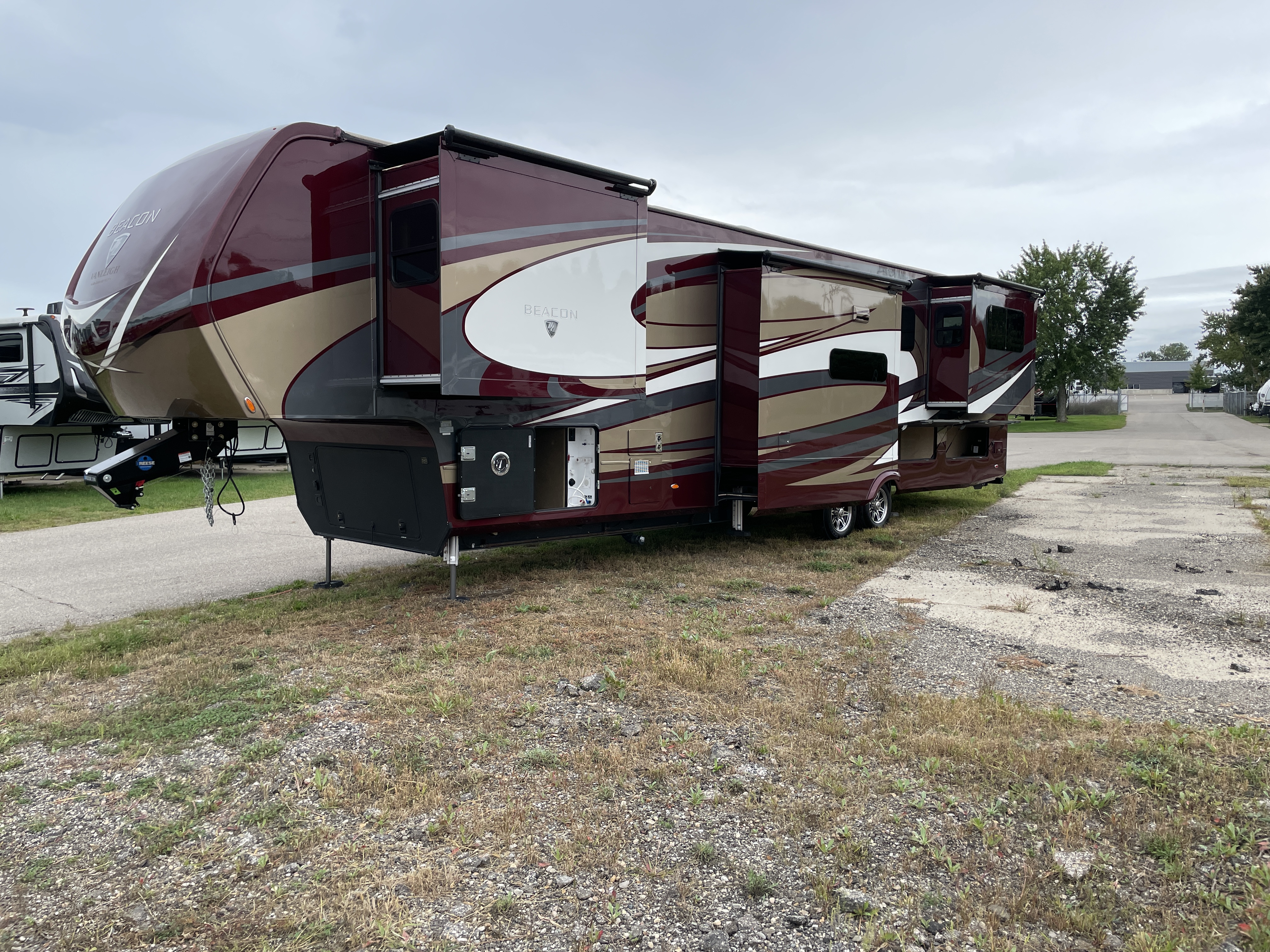 2020 Vanleigh RV Beacon 42RDB, $ 54,990