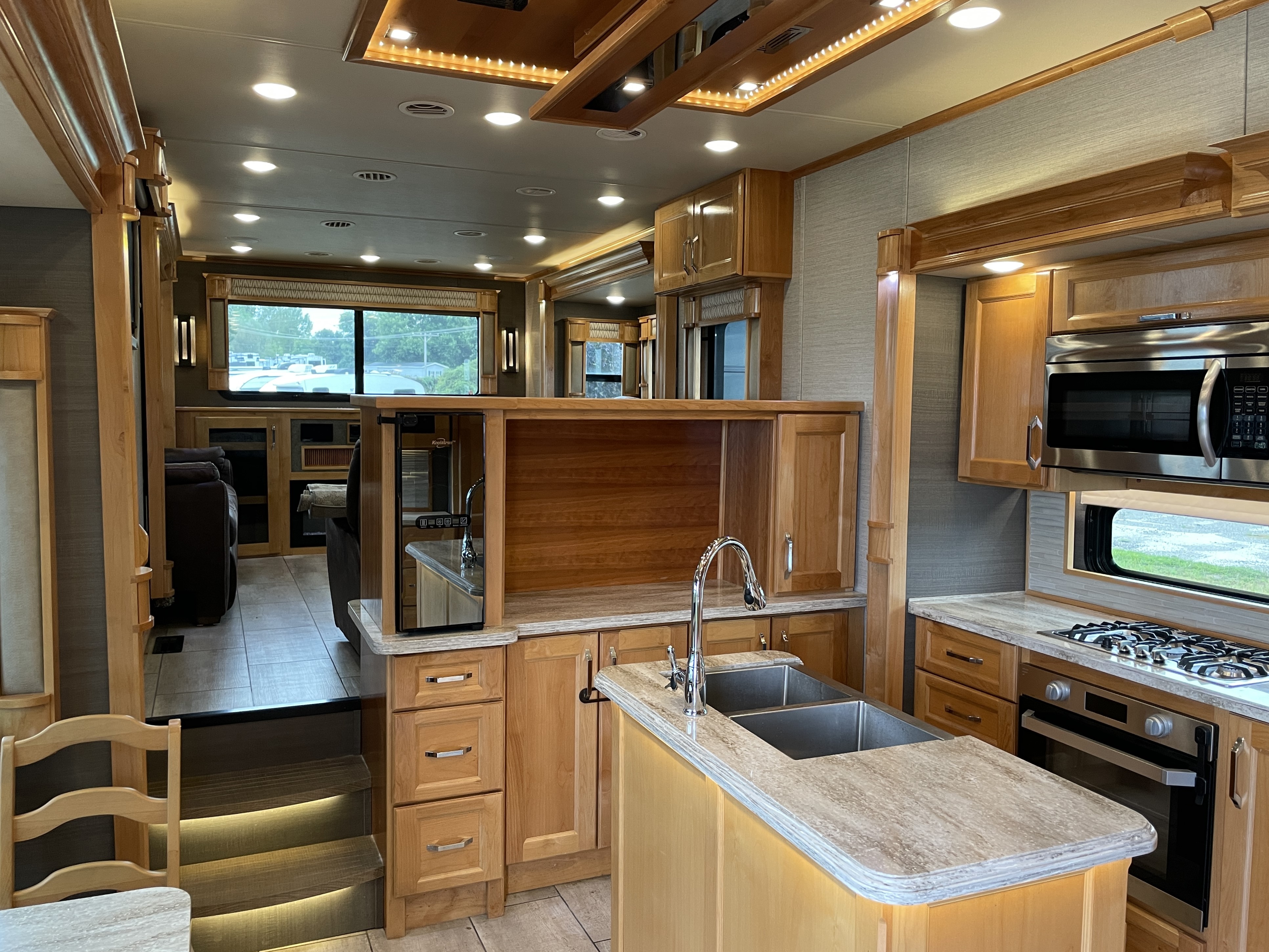 2020 Vanleigh RV Beacon 42RDB, $ 54,990