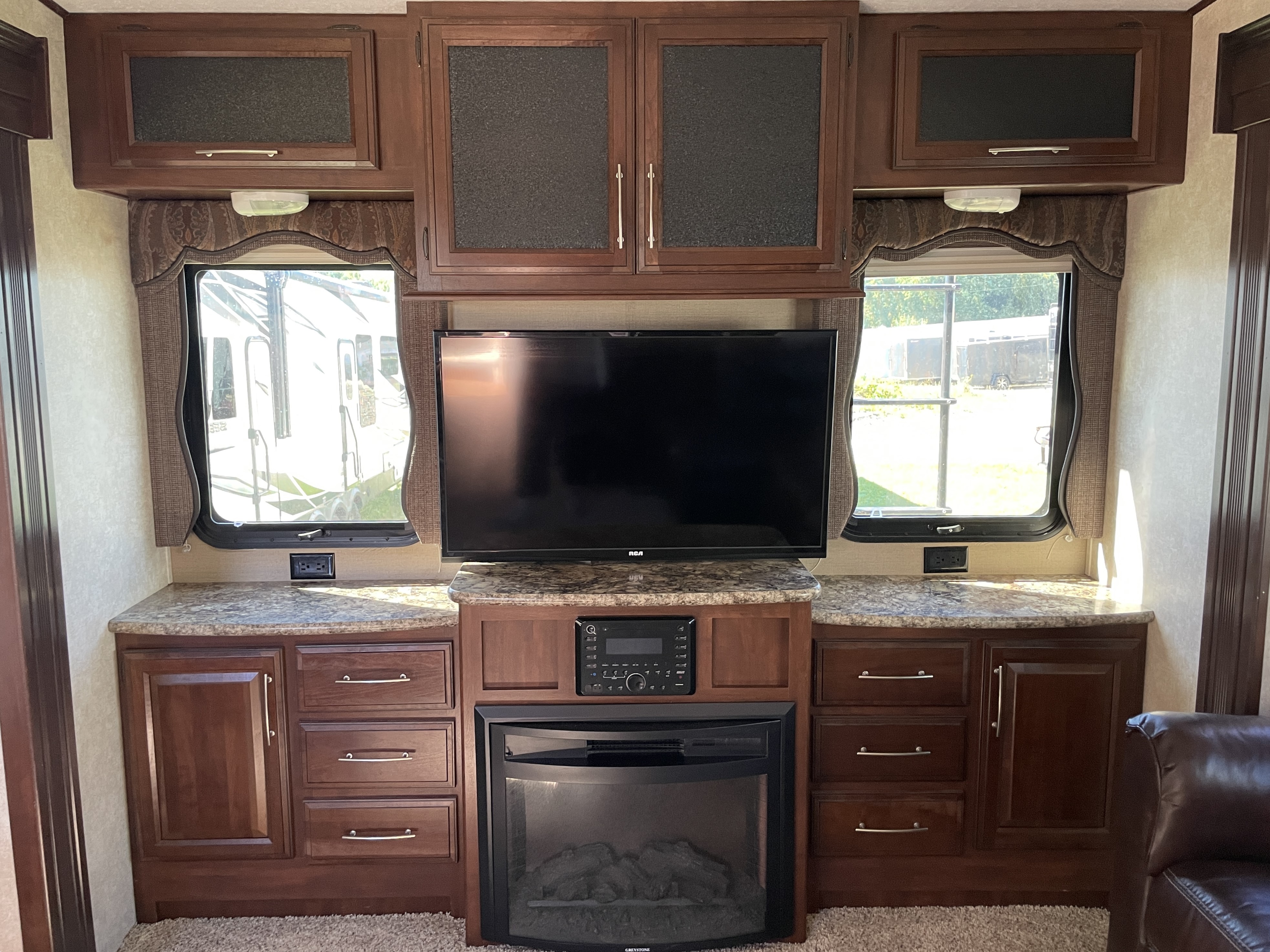 2014 Keystone Cougar 327RES, $ 13,995