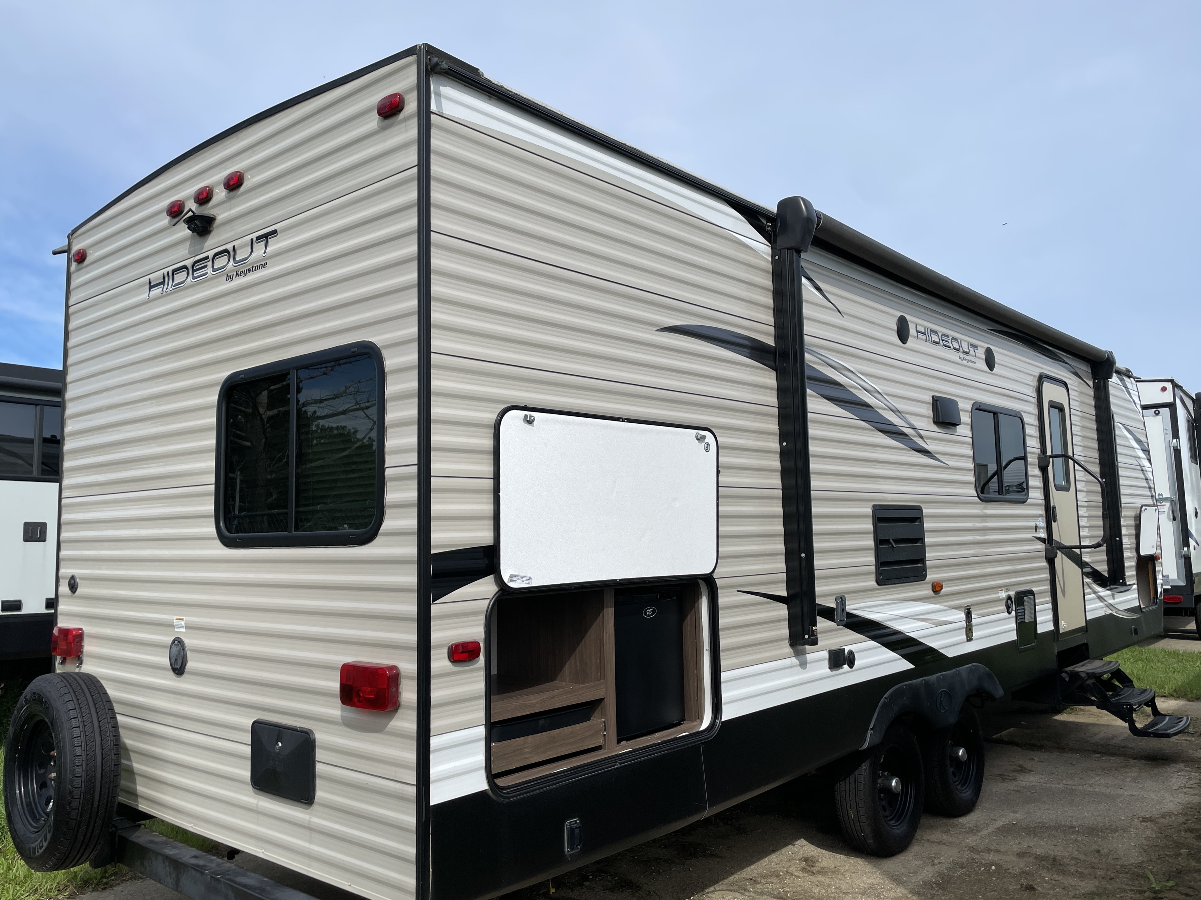 2018 Keystone Hideout (East) 27DBS, $ 14,990