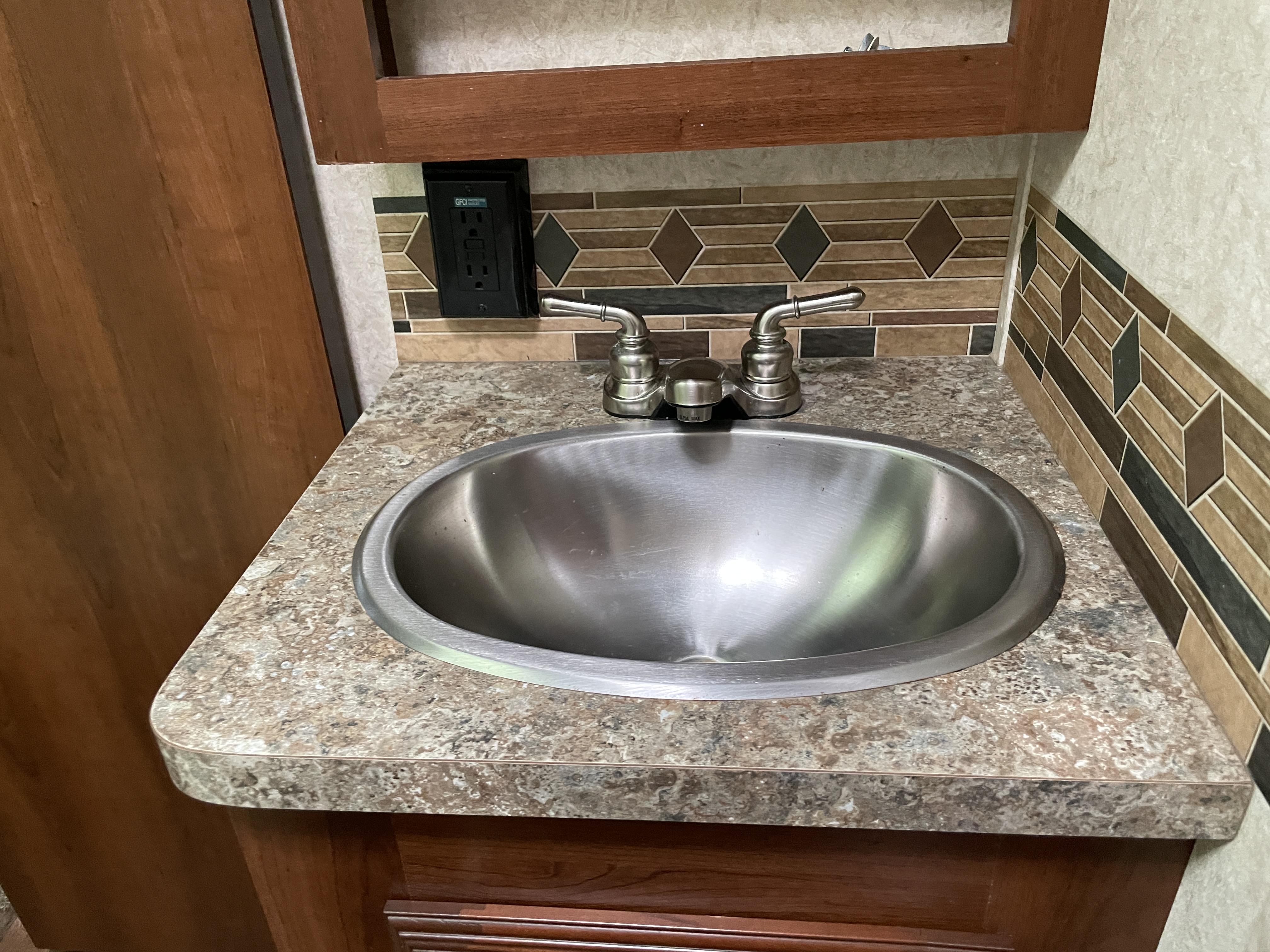 2015 Forest River Wildcat 295RSX, $ 17,990