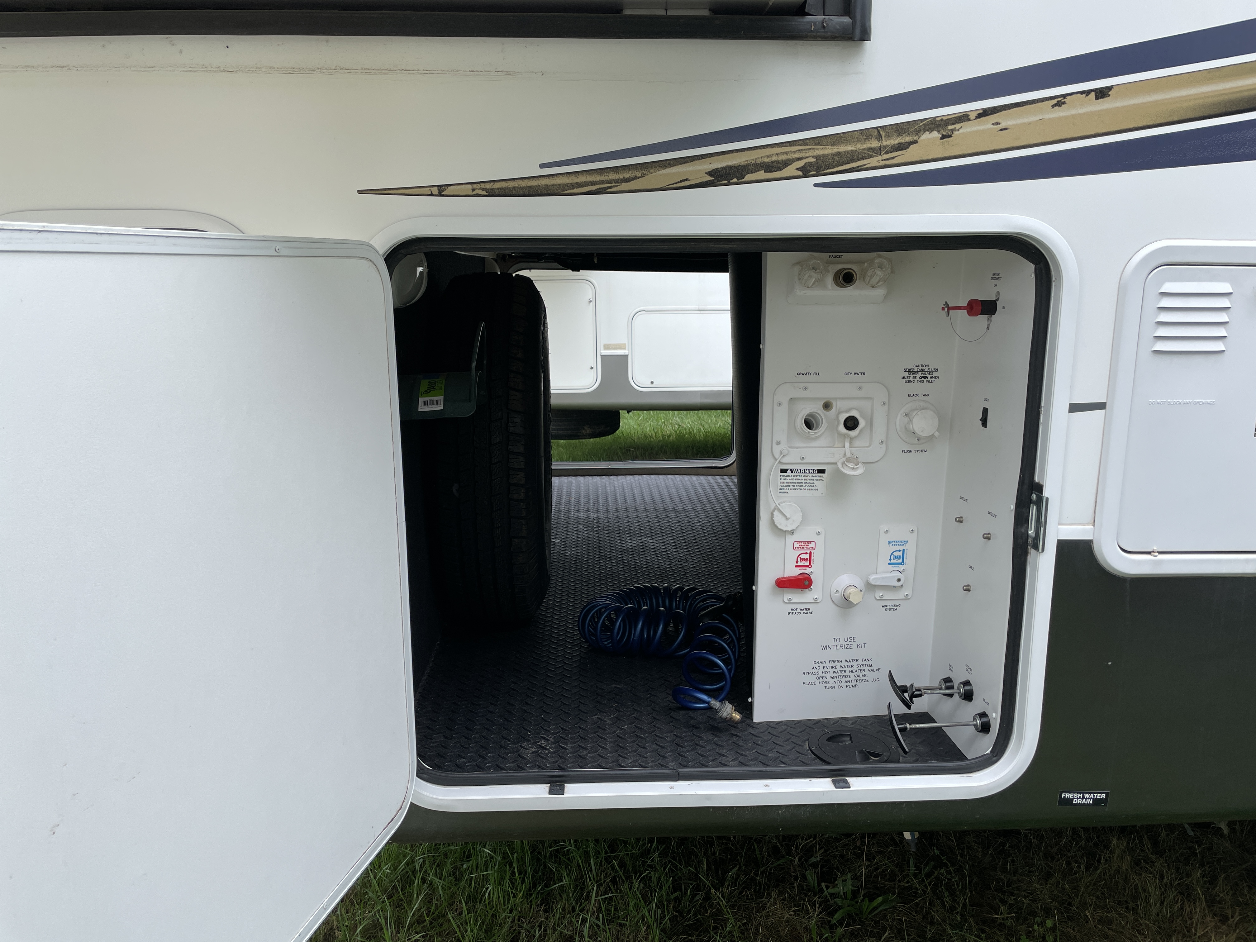 2015 Forest River Wildcat 295RSX, $ 17,990