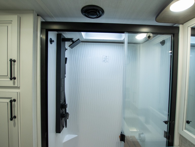 2024 Keystone Montana 3531RE, $ 67,490